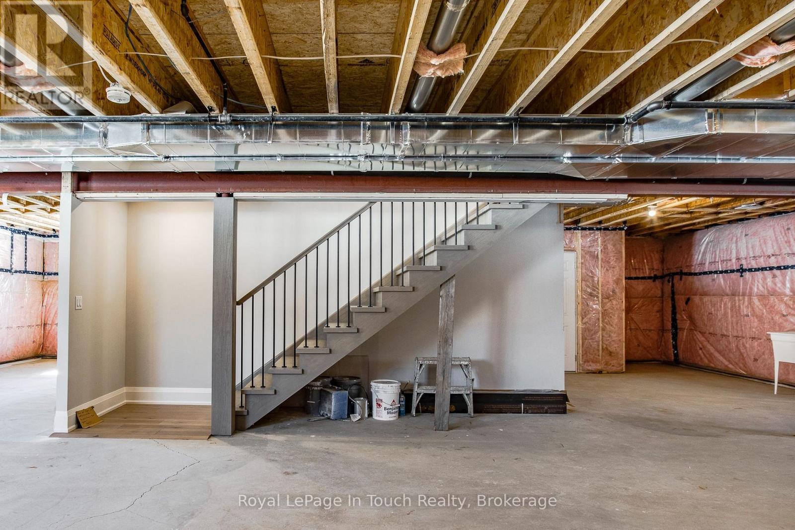 












125 TALL PINES DRIVE

,
Tiny,




Ontario
L9M0H4

