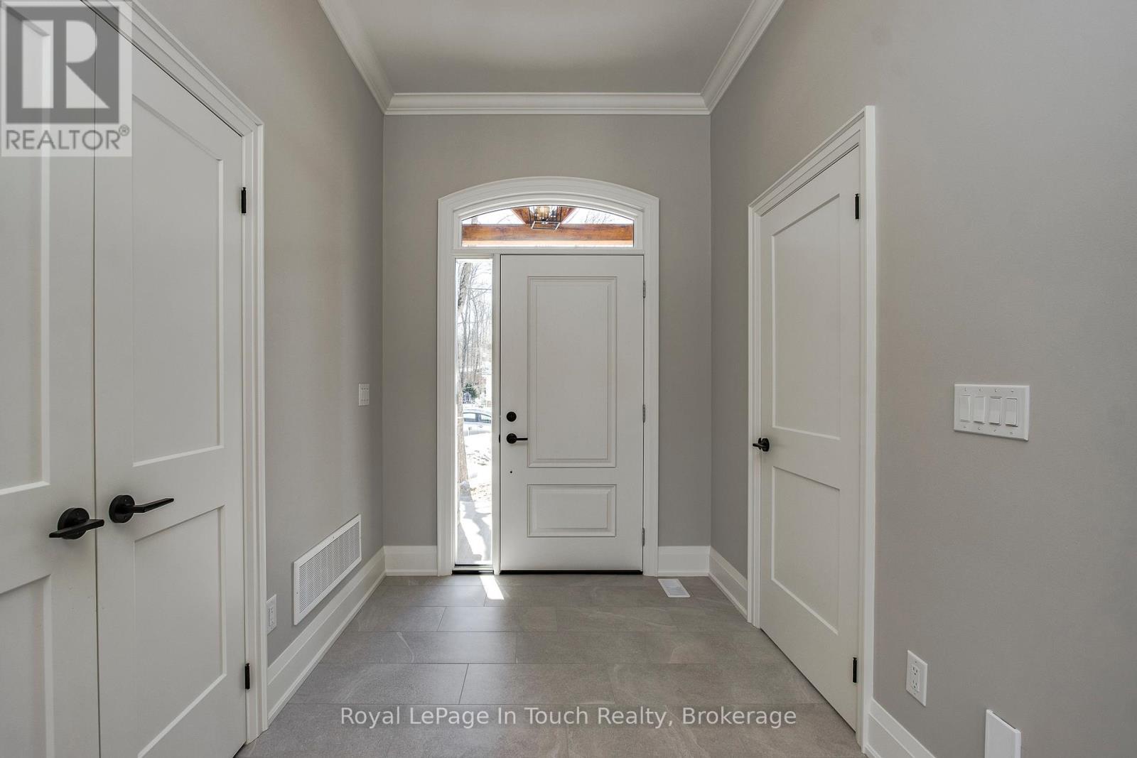 












125 TALL PINES DRIVE

,
Tiny,




Ontario
L9M0H4

