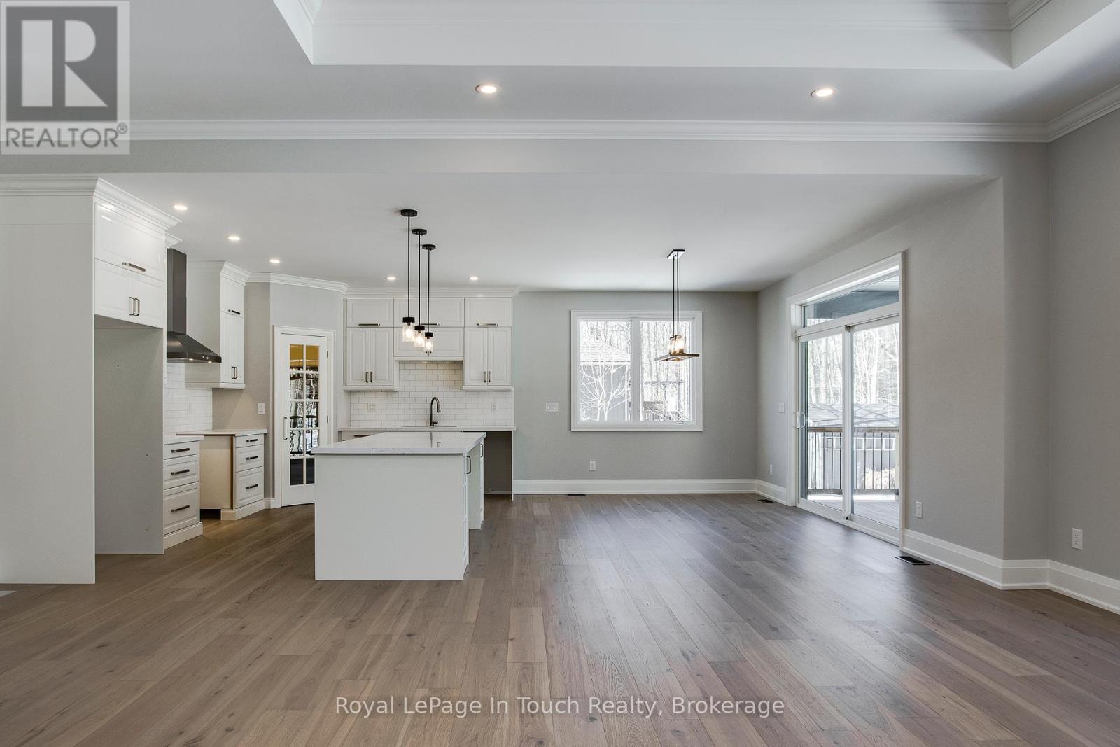 












125 TALL PINES DRIVE

,
Tiny,




Ontario
L9M0H4

