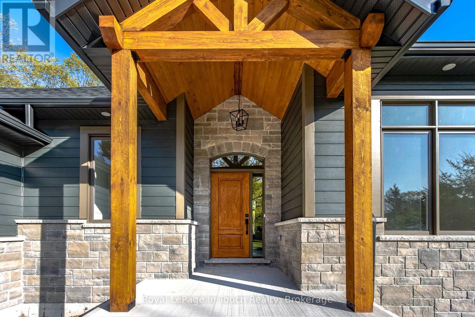 












125 TALL PINES DRIVE

,
Tiny,




Ontario
L9M0H4

