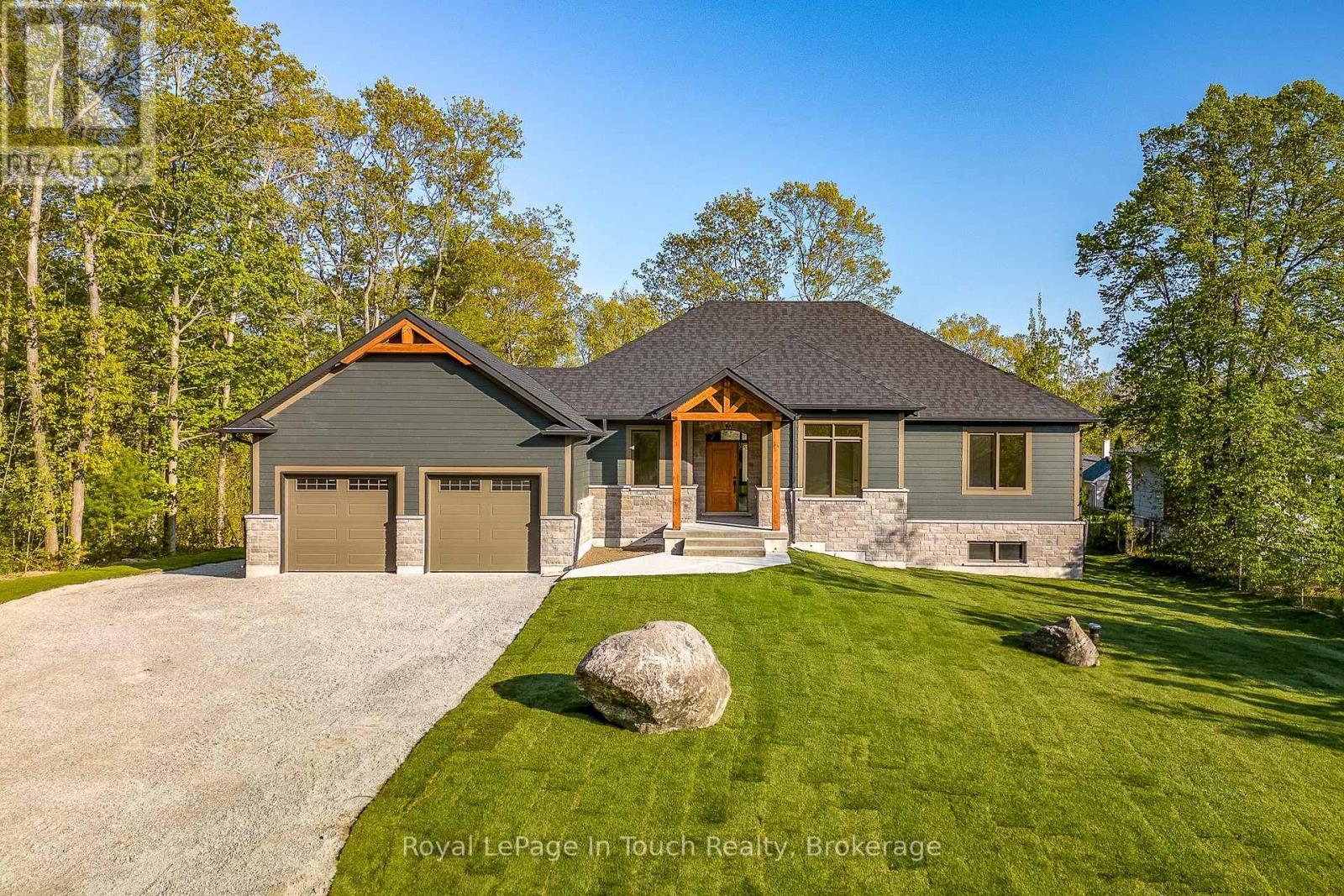 












125 TALL PINES DRIVE

,
Tiny,




Ontario
L9M0H4

