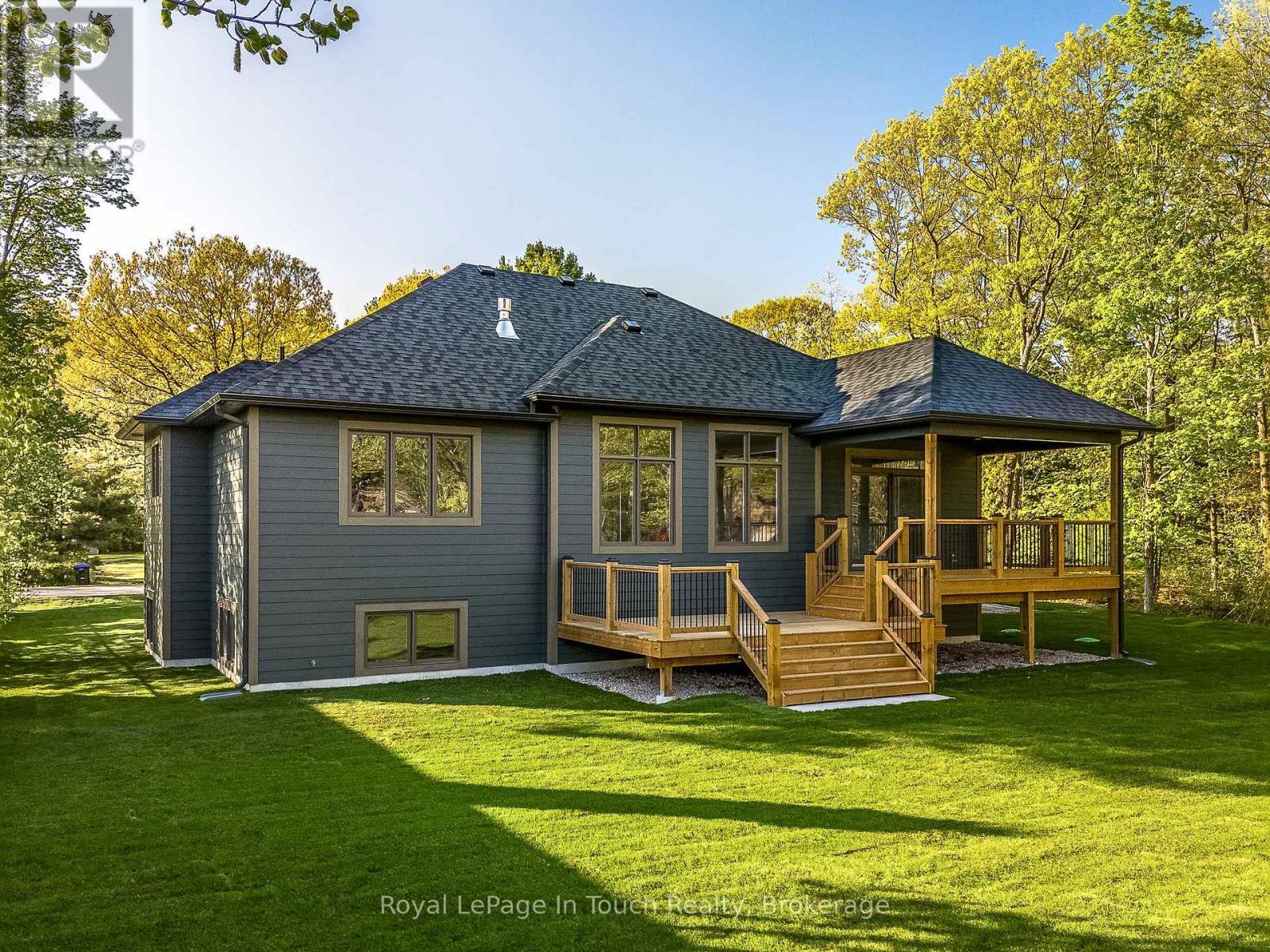 












125 TALL PINES DRIVE

,
Tiny,




Ontario
L9M0H4

