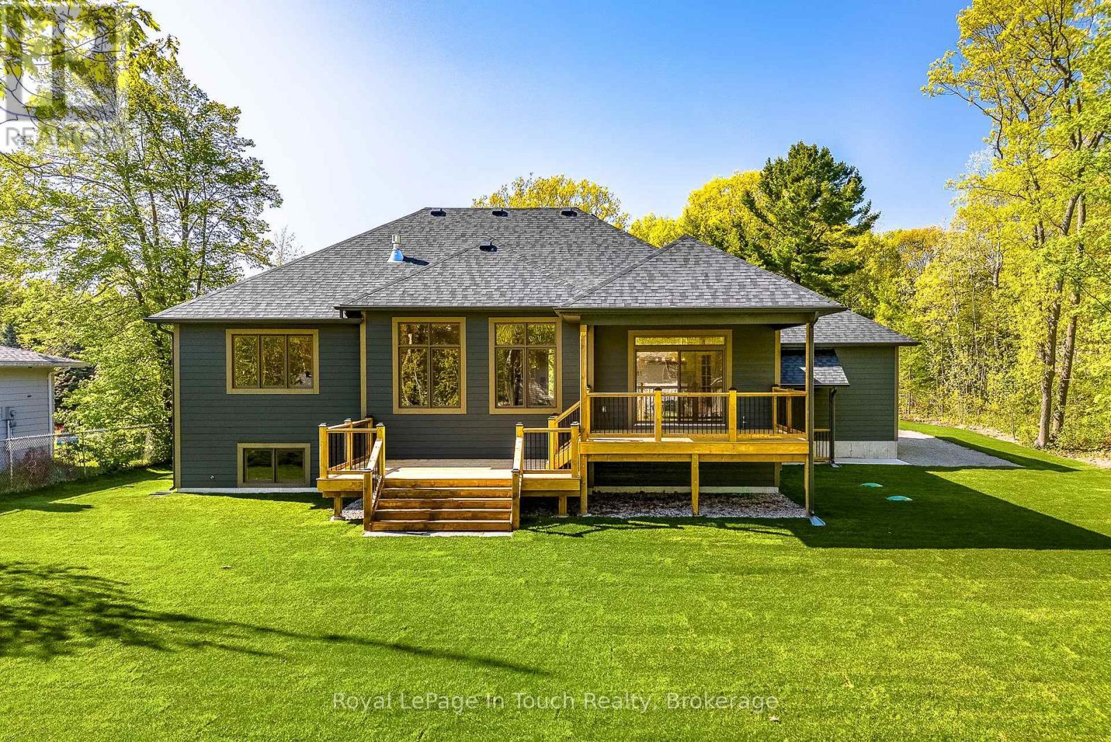 












125 TALL PINES DRIVE

,
Tiny,




Ontario
L9M0H4

