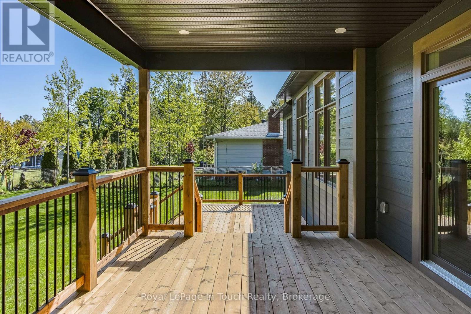 












125 TALL PINES DRIVE

,
Tiny,




Ontario
L9M0H4

