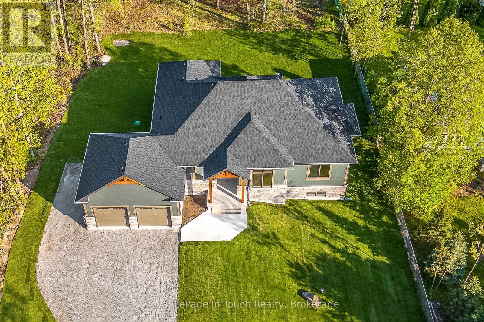 












125 TALL PINES DRIVE

,
Tiny,




Ontario
L9M0H4

