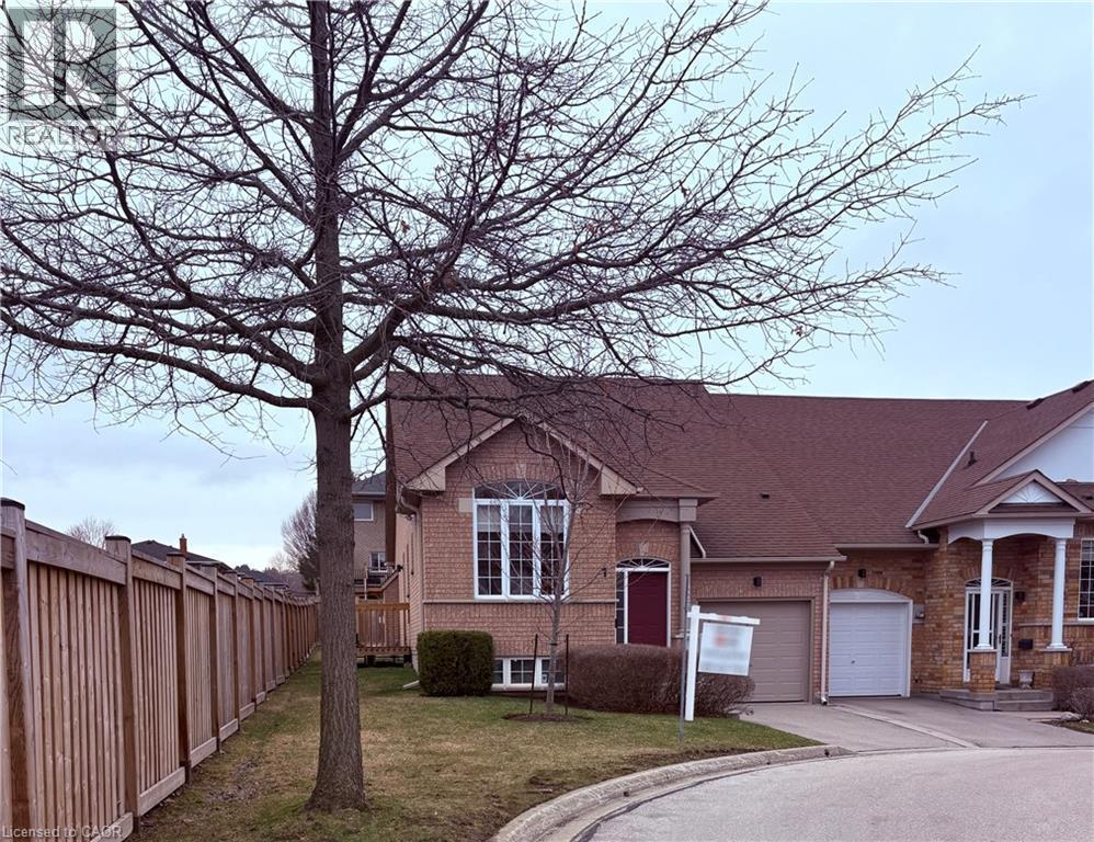 












10 DAVIDSON Boulevard Unit# 1

,
Dundas,




Ontario
L9H7N9

