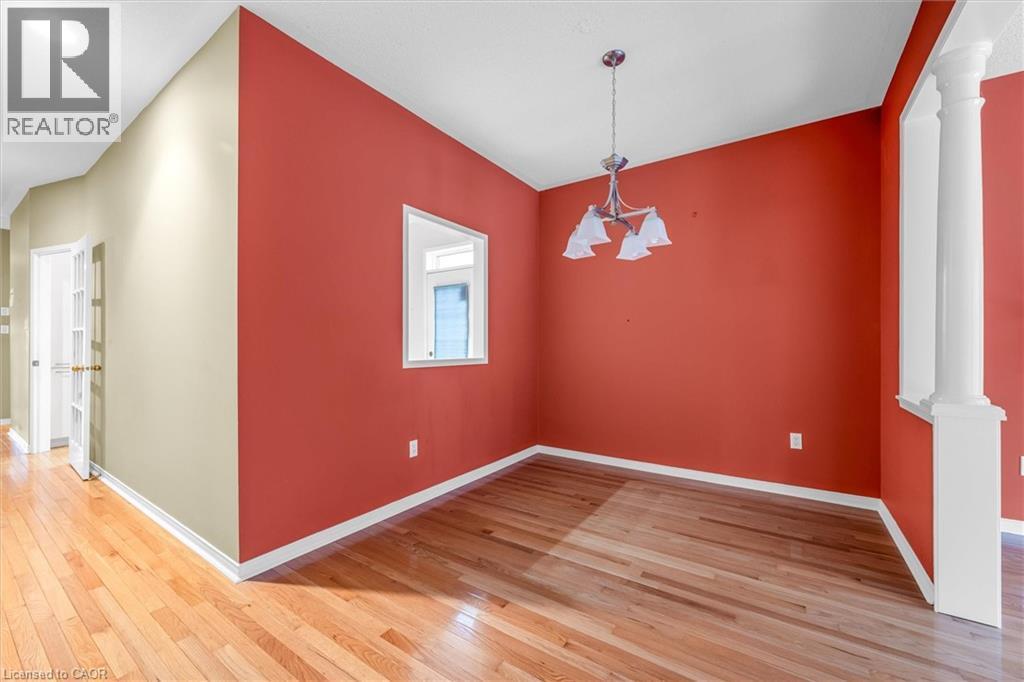 












10 DAVIDSON Boulevard Unit# 1

,
Dundas,




Ontario
L9H7N9


