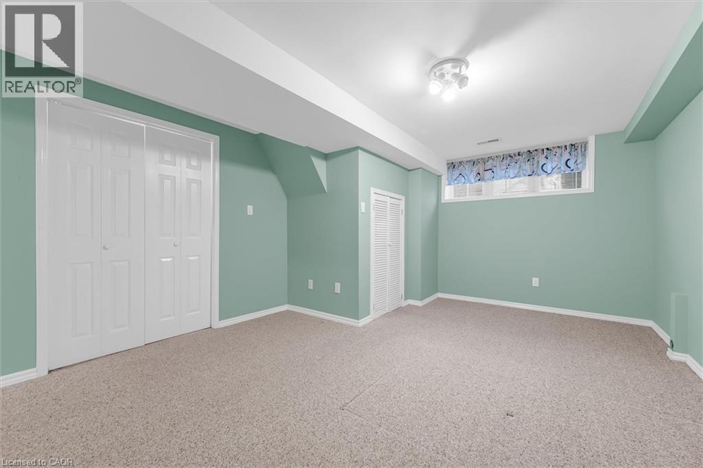












10 DAVIDSON Boulevard Unit# 1

,
Dundas,




Ontario
L9H7N9

