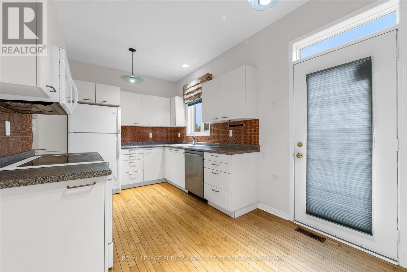 












1 - 10 DAVIDSON BOULEVARD

,
Hamilton,




Ontario
L9H7N9

