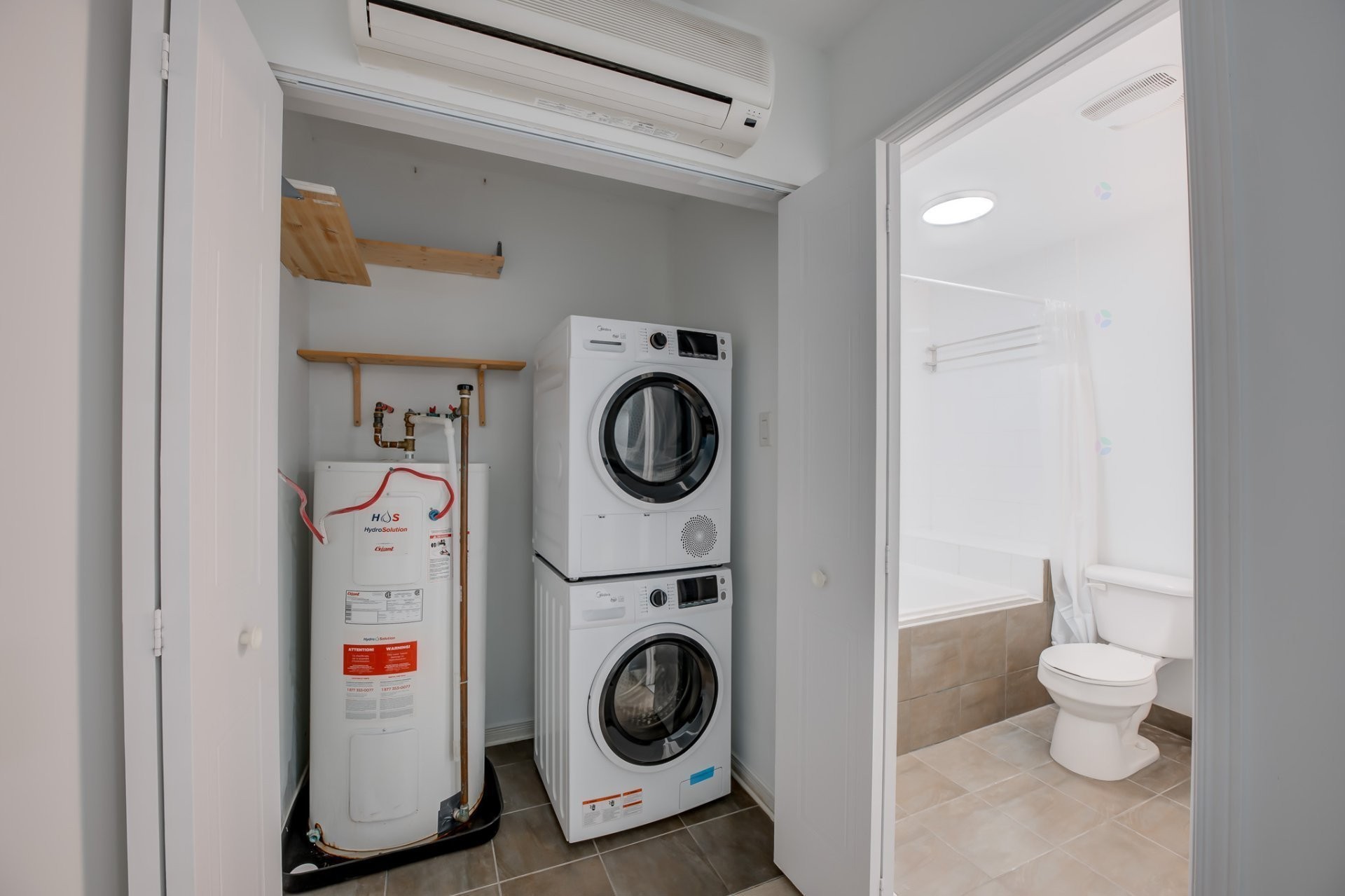 









1950


Rue De Champlain

, 219,
Montréal (Ville-Marie),




QC
H2L2S8

