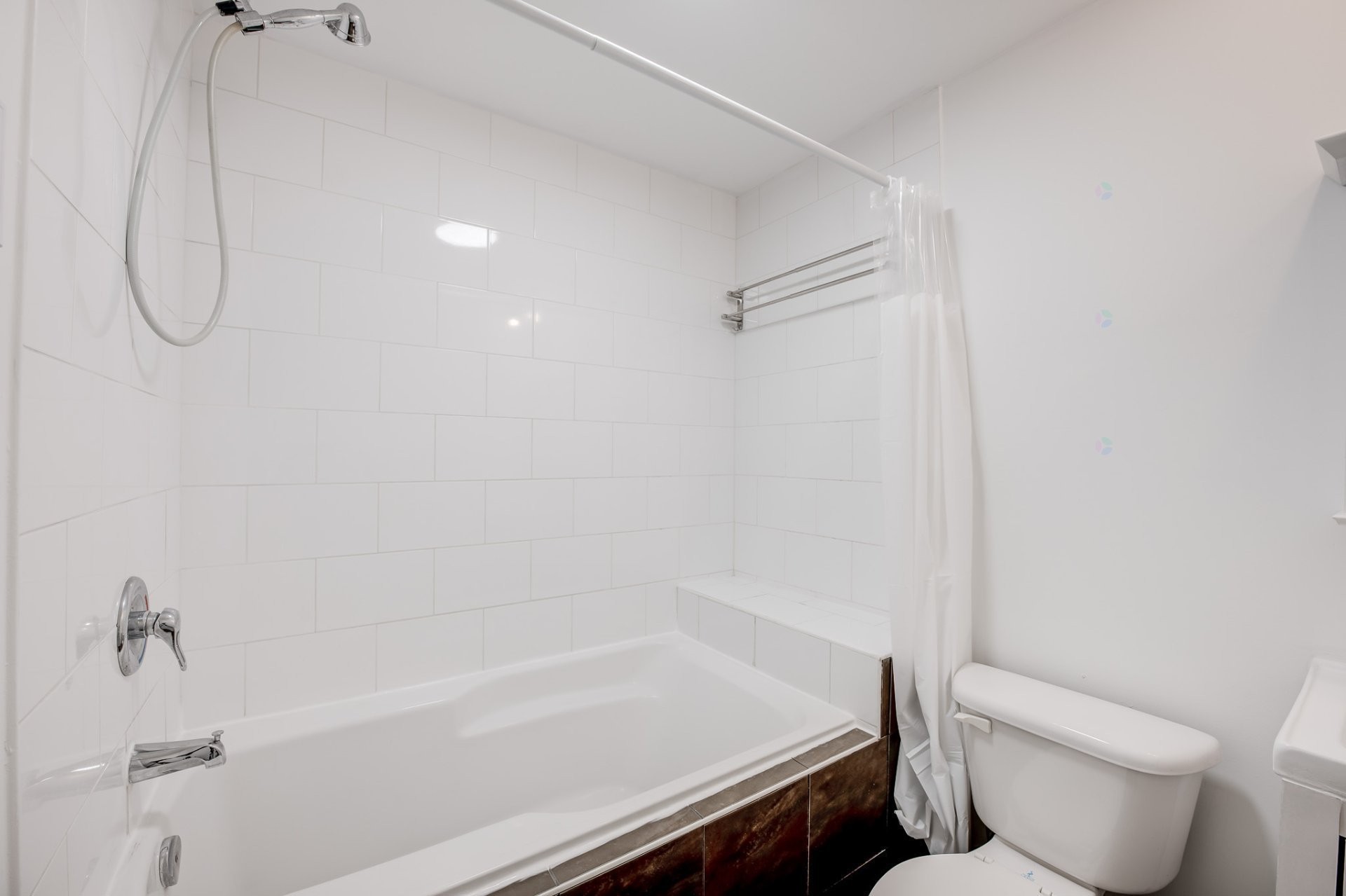 









1950


Rue De Champlain

, 219,
Montréal (Ville-Marie),




QC
H2L2S8

