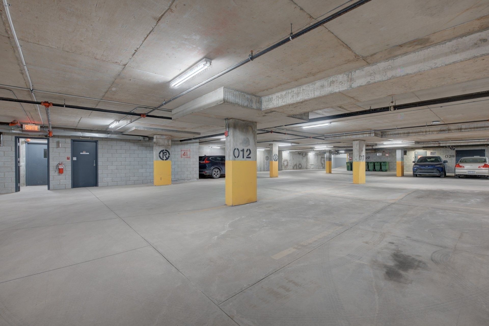 









1950


Rue De Champlain

, 219,
Montréal (Ville-Marie),




QC
H2L2S8

