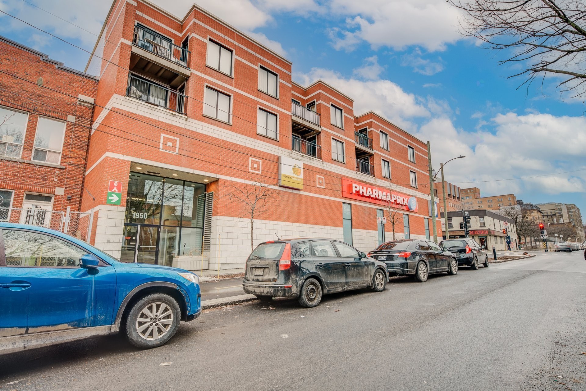 









1950


Rue De Champlain

, 219,
Montréal (Ville-Marie),




QC
H2L2S8

