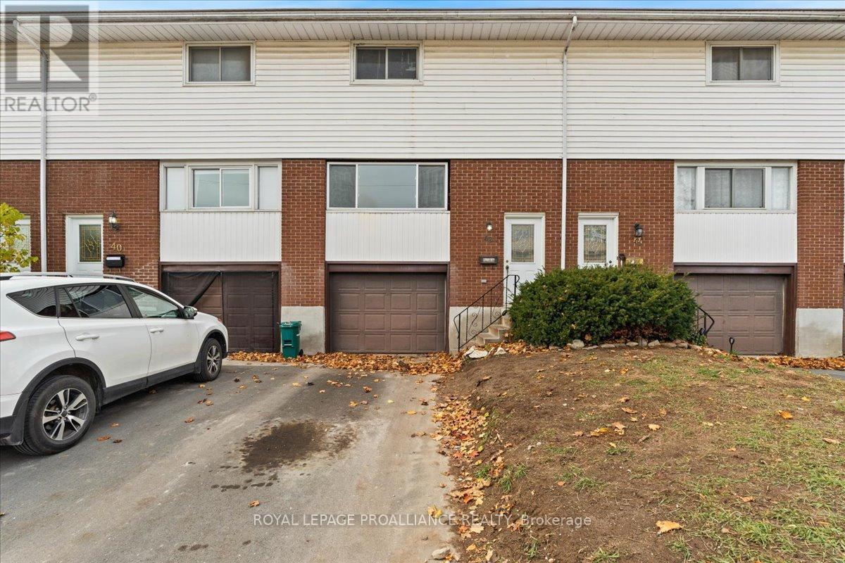 












42 O'HARE STREET

,
Belleville (Belleville Ward),




Ontario
K8P4N1

