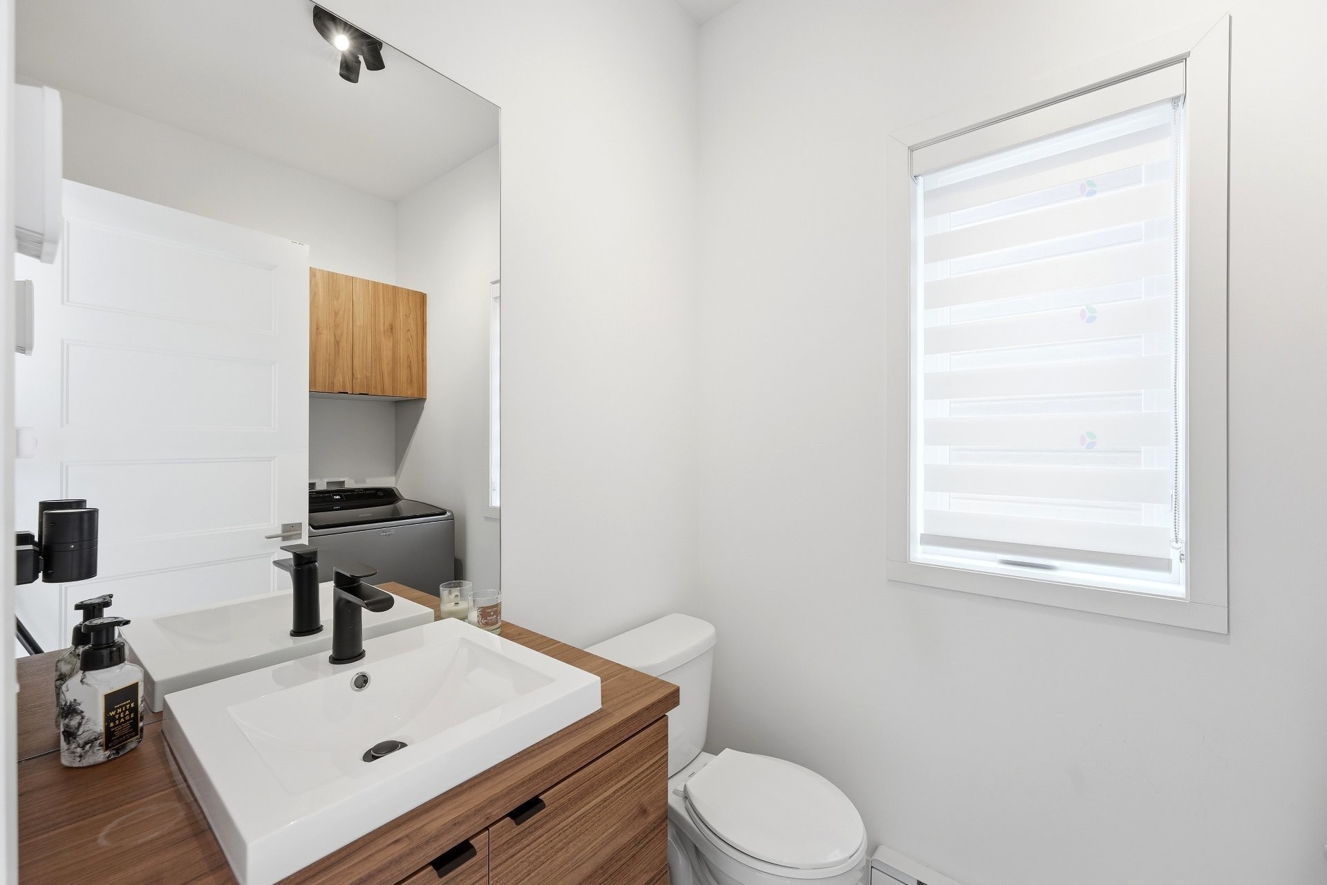 









2030


Rue Barott

,
Mascouche,




QC
J7L0J2


