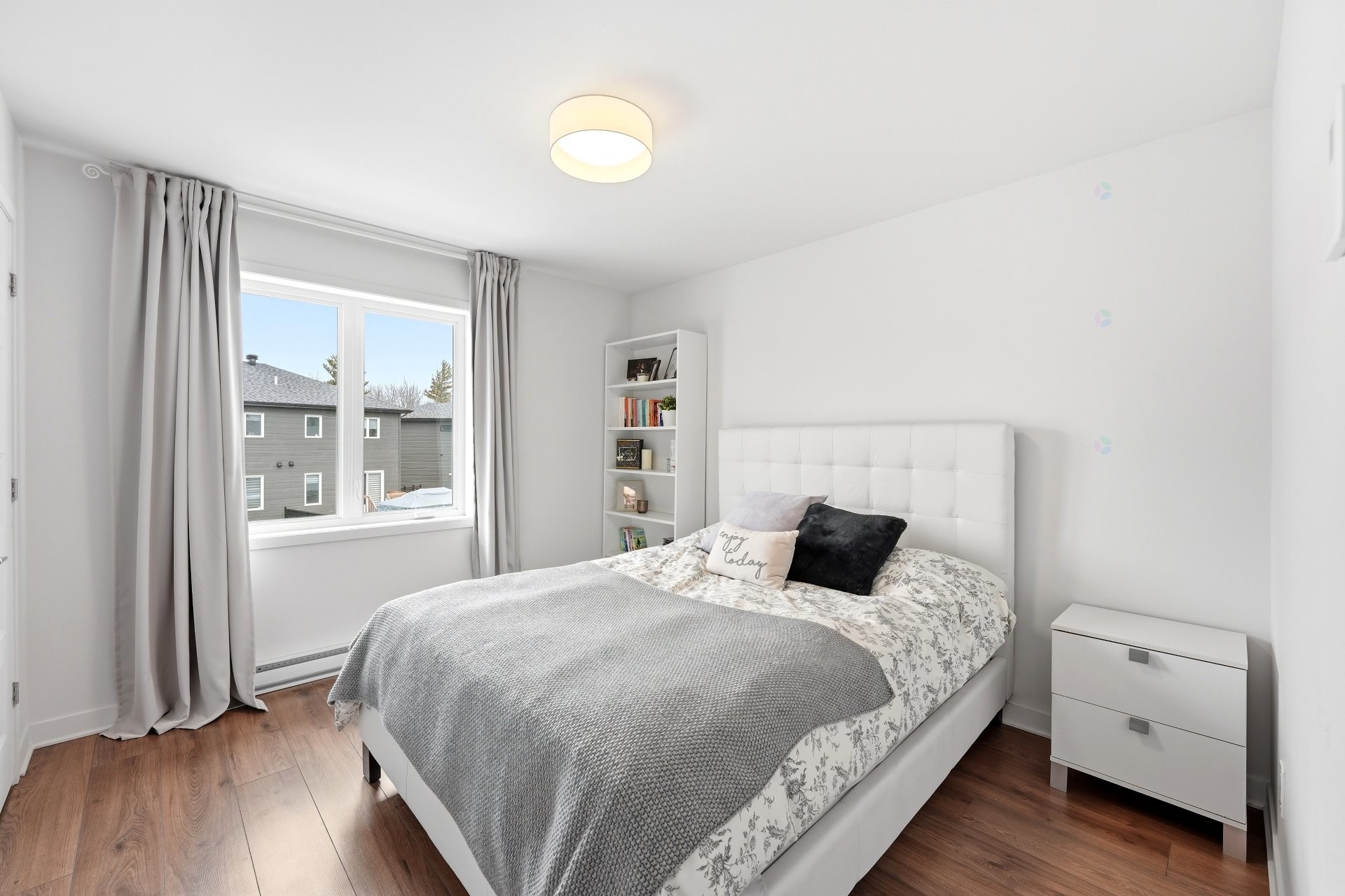 









2030


Rue Barott

,
Mascouche,




QC
J7L0J2

