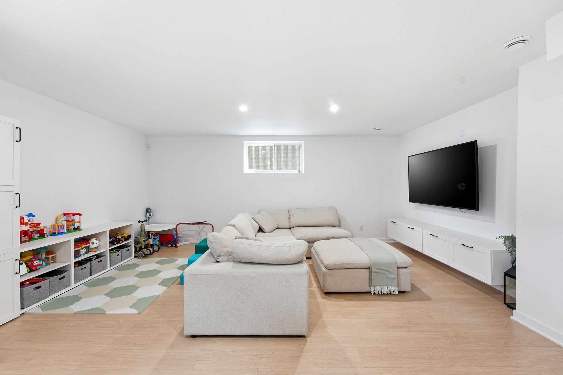 









2030


Rue Barott

,
Mascouche,




QC
J7L0J2

