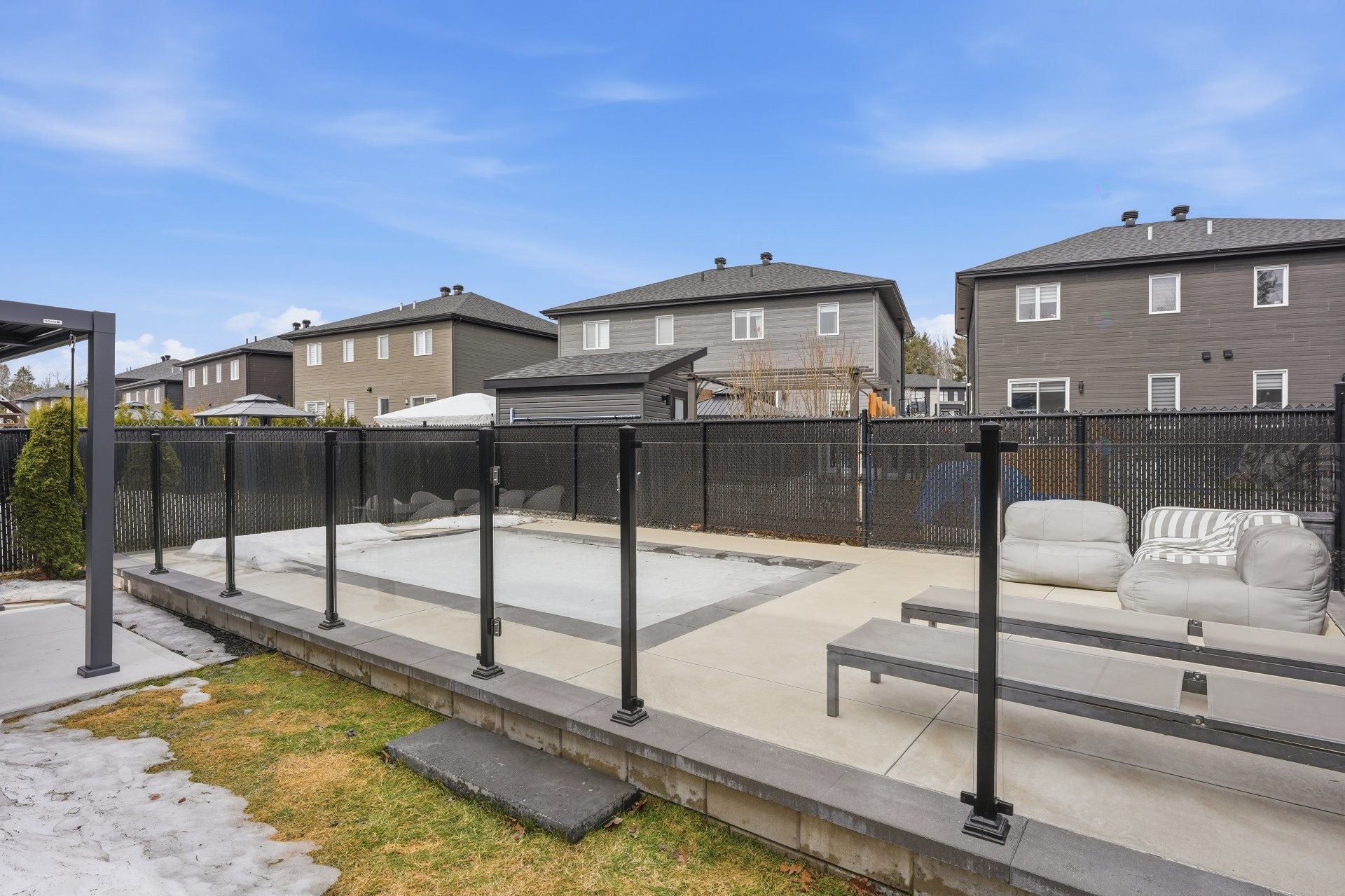 









2030


Rue Barott

,
Mascouche,




QC
J7L0J2

