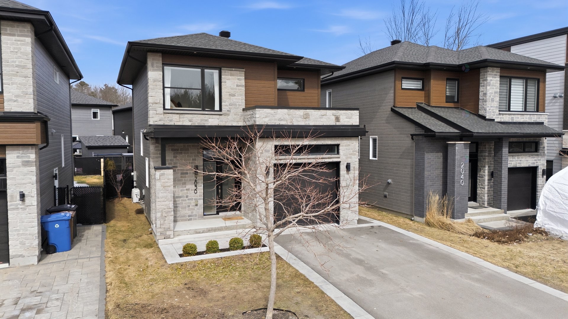 









2030


Rue Barott

,
Mascouche,




QC
J7L0J2

