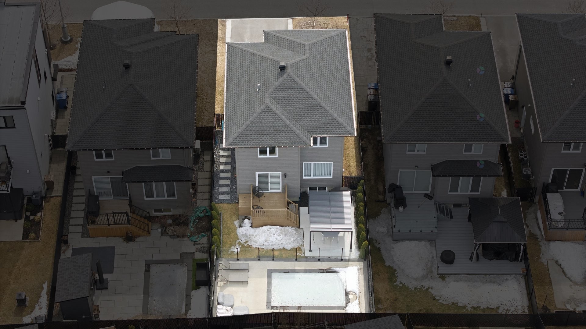 









2030


Rue Barott

,
Mascouche,




QC
J7L0J2

