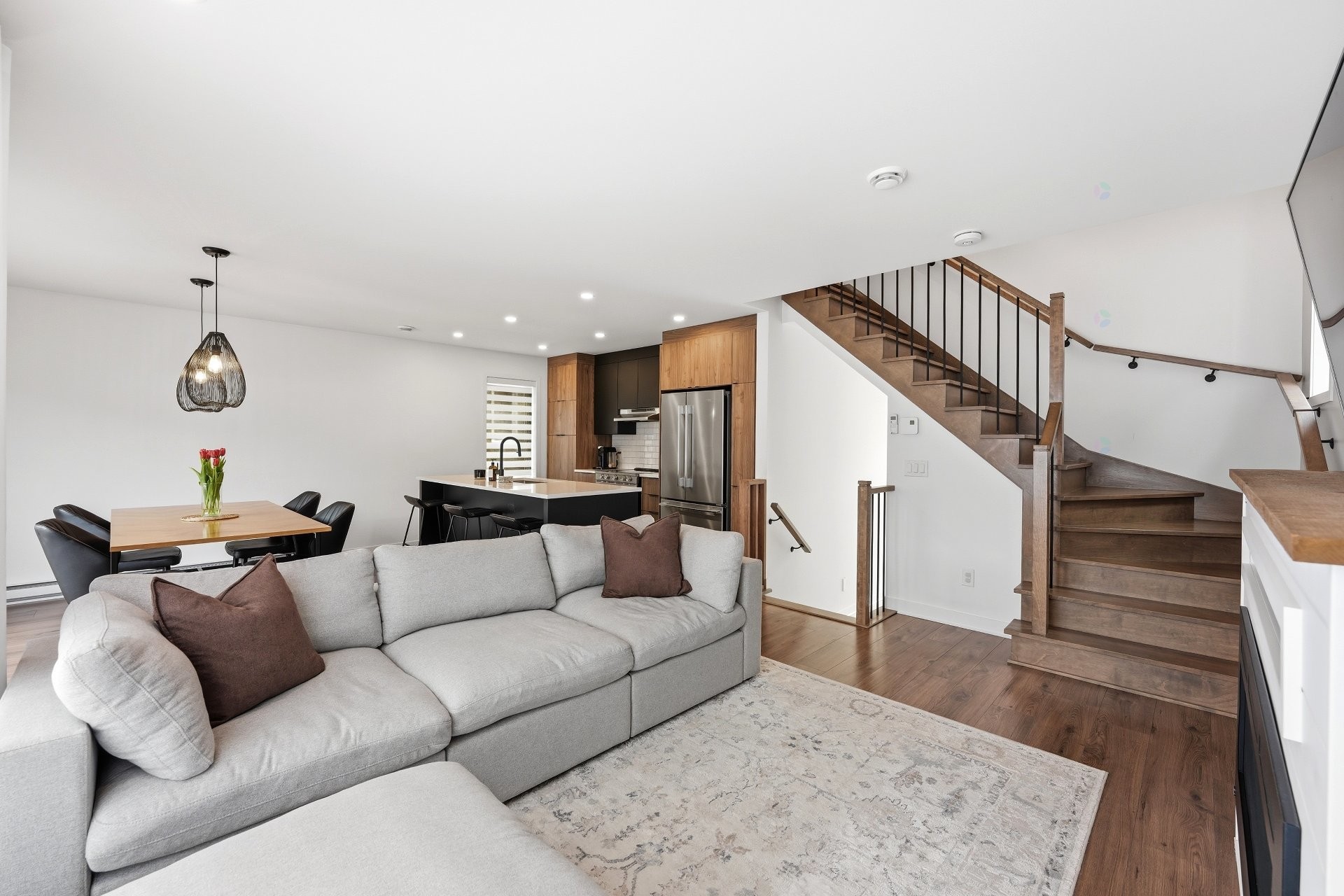 









2030


Rue Barott

,
Mascouche,




QC
J7L0J2

