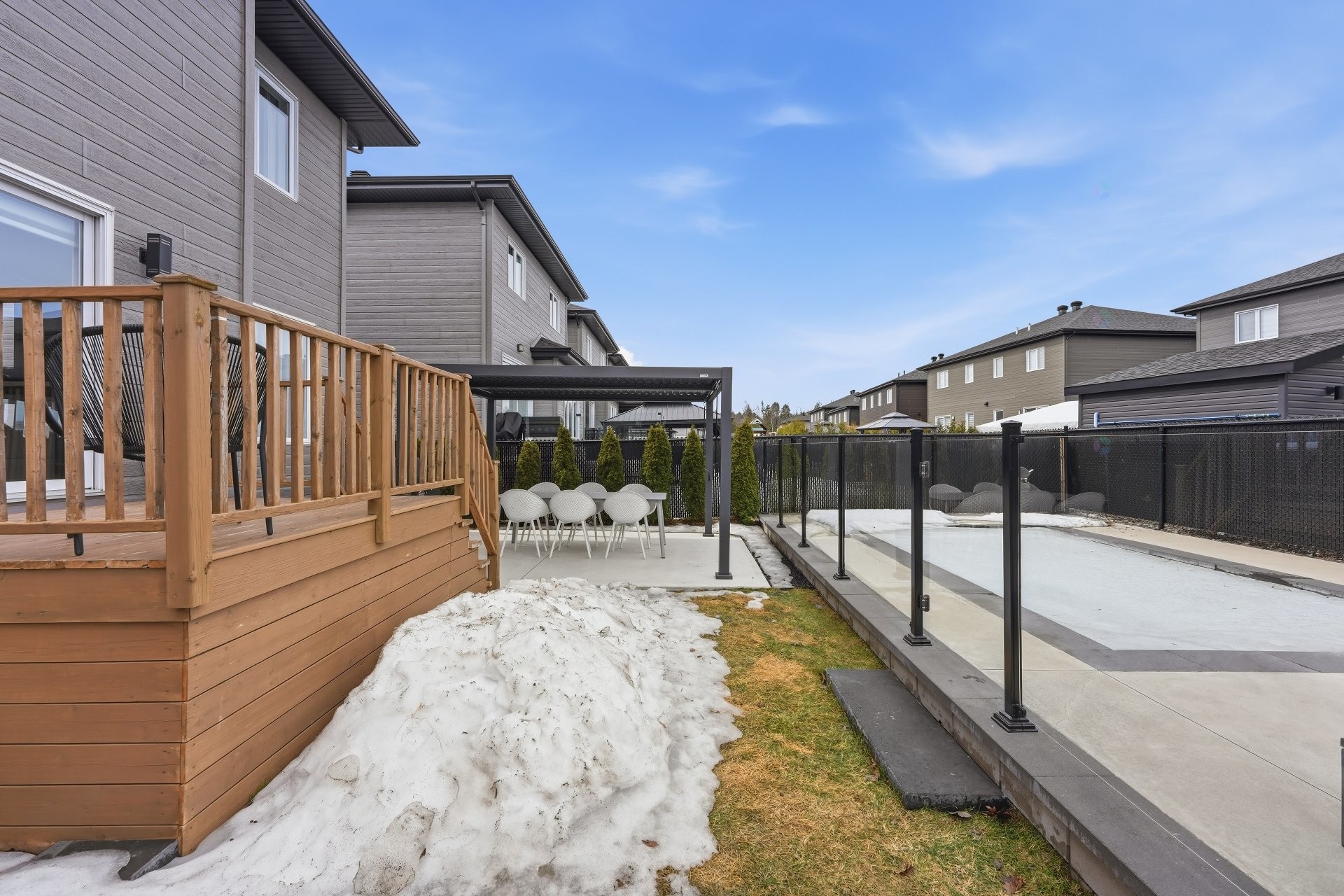 









2030


Rue Barott

,
Mascouche,




QC
J7L0J2

