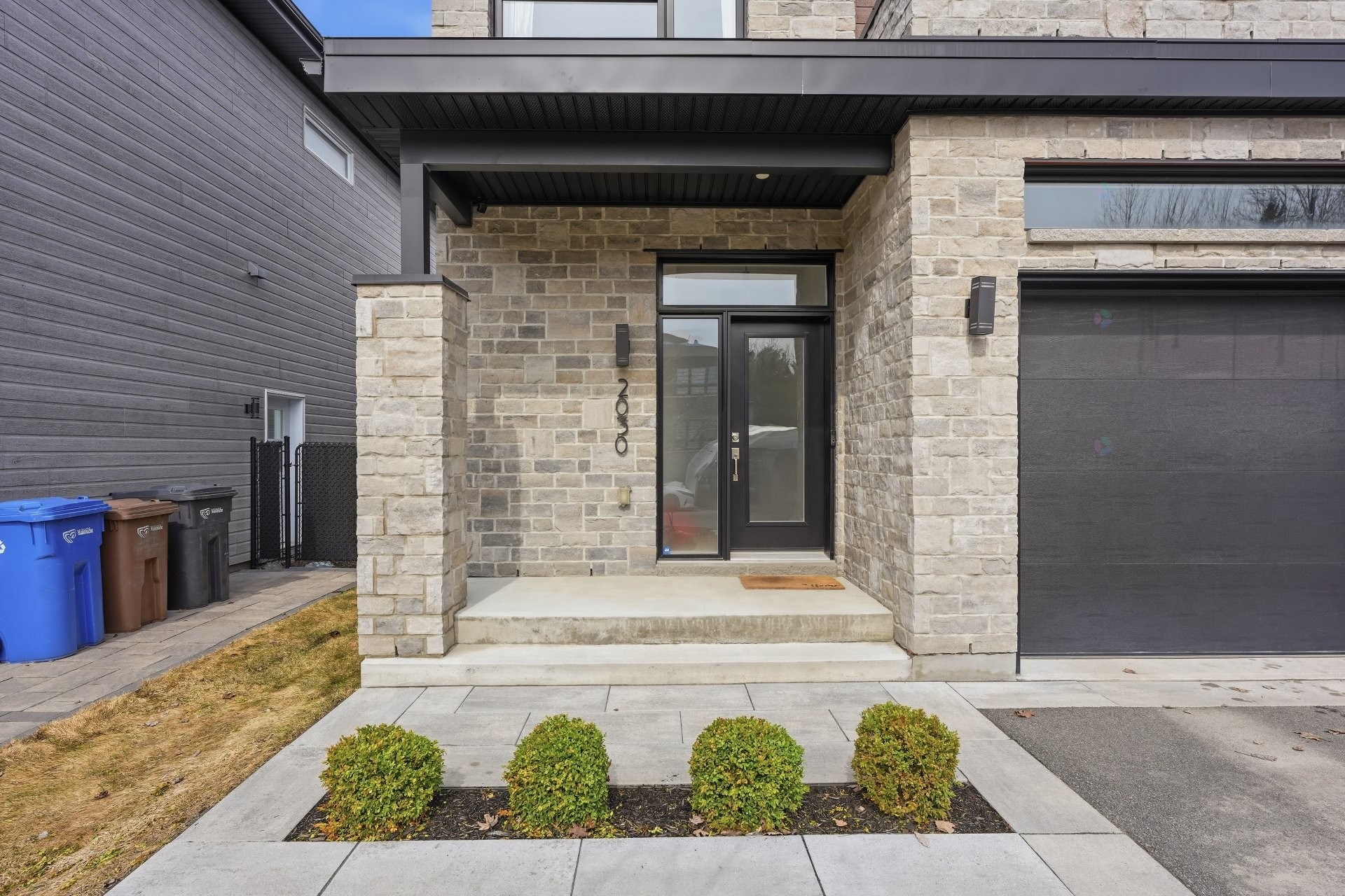 









2030


Rue Barott

,
Mascouche,




QC
J7L0J2

