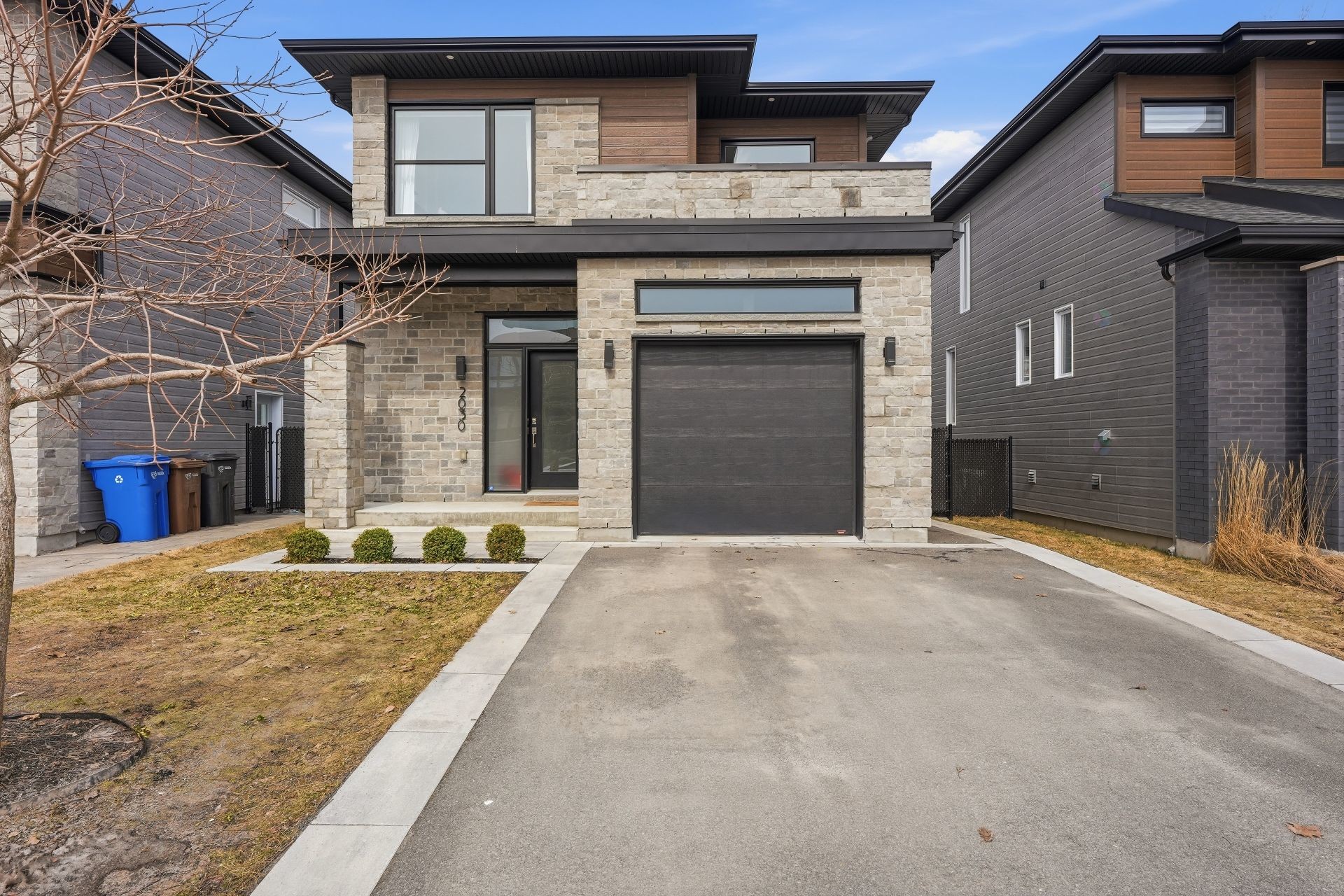 









2030


Rue Barott

,
Mascouche,




QC
J7L0J2

