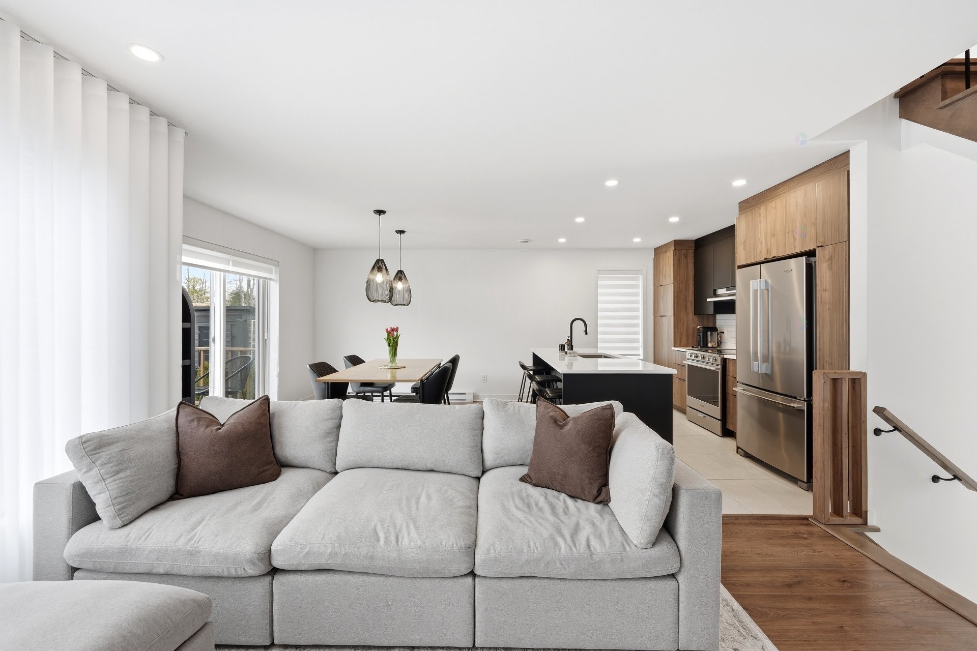 









2030


Rue Barott

,
Mascouche,




QC
J7L0J2

