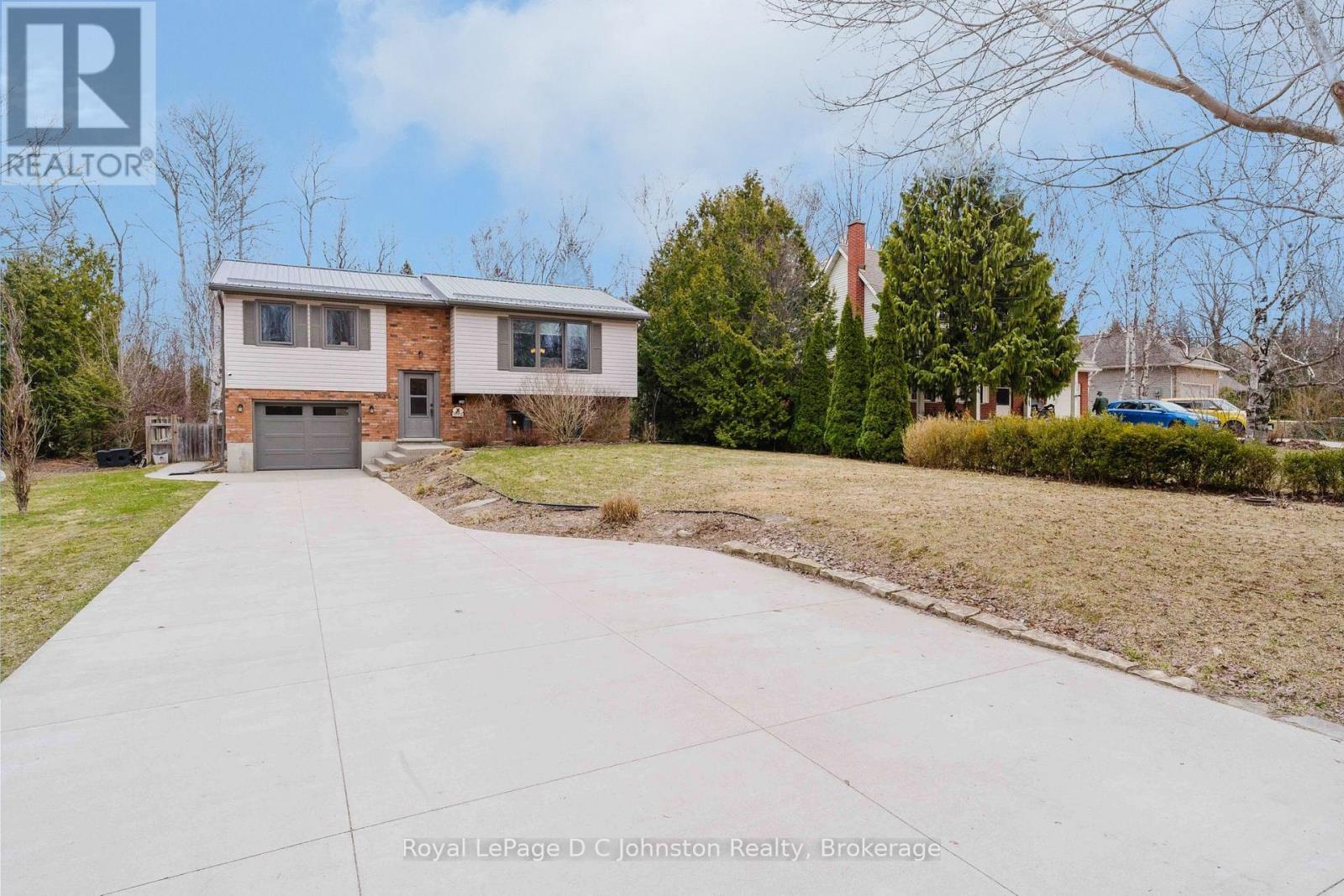 












334 TYENDINAGA DRIVE

,
Saugeen Shores,




Ontario
N0H2L0

