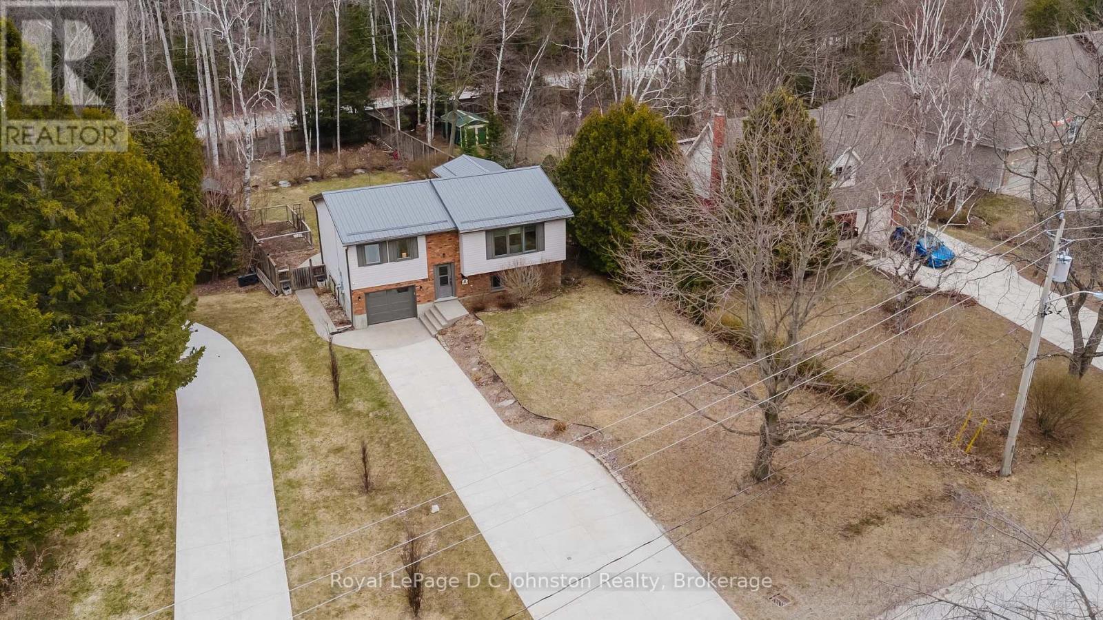 












334 TYENDINAGA DRIVE

,
Saugeen Shores,




Ontario
N0H2L0

