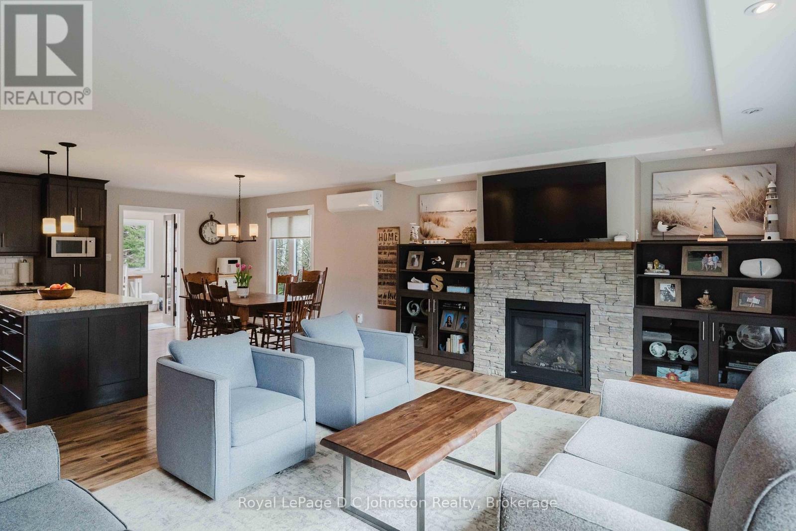 












334 TYENDINAGA DRIVE

,
Saugeen Shores,




Ontario
N0H2L0

