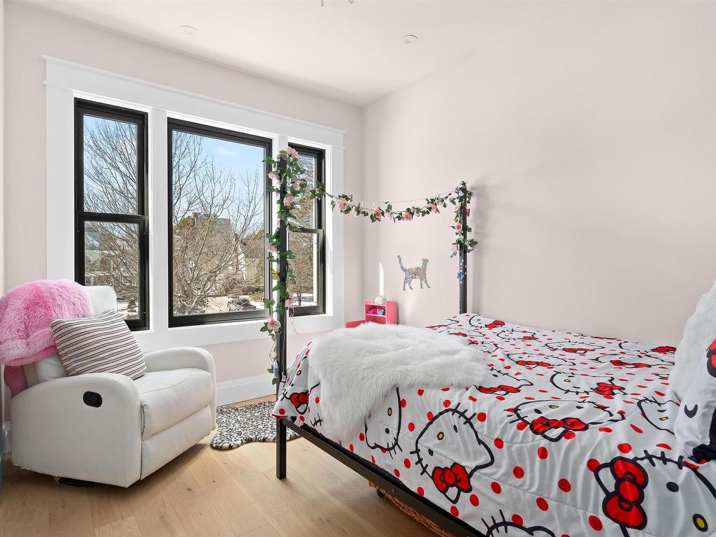 












785 Young Avenue

,
Halifax,




NS
B3H 2V8

