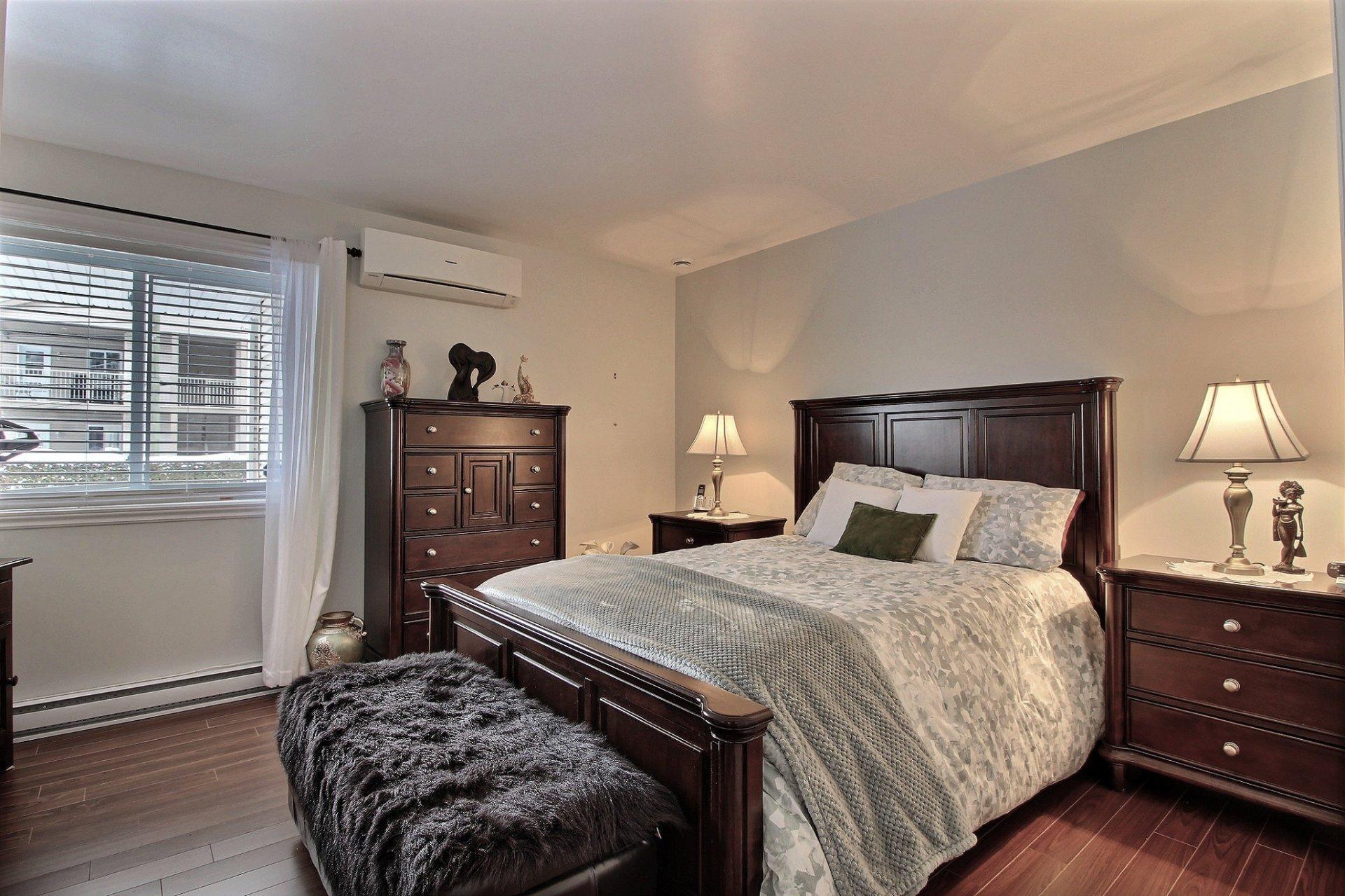 









2190


Rue Isaac-Jogues

, APT. 1,
Saint-Jérôme,




QC
J7Y0A2

