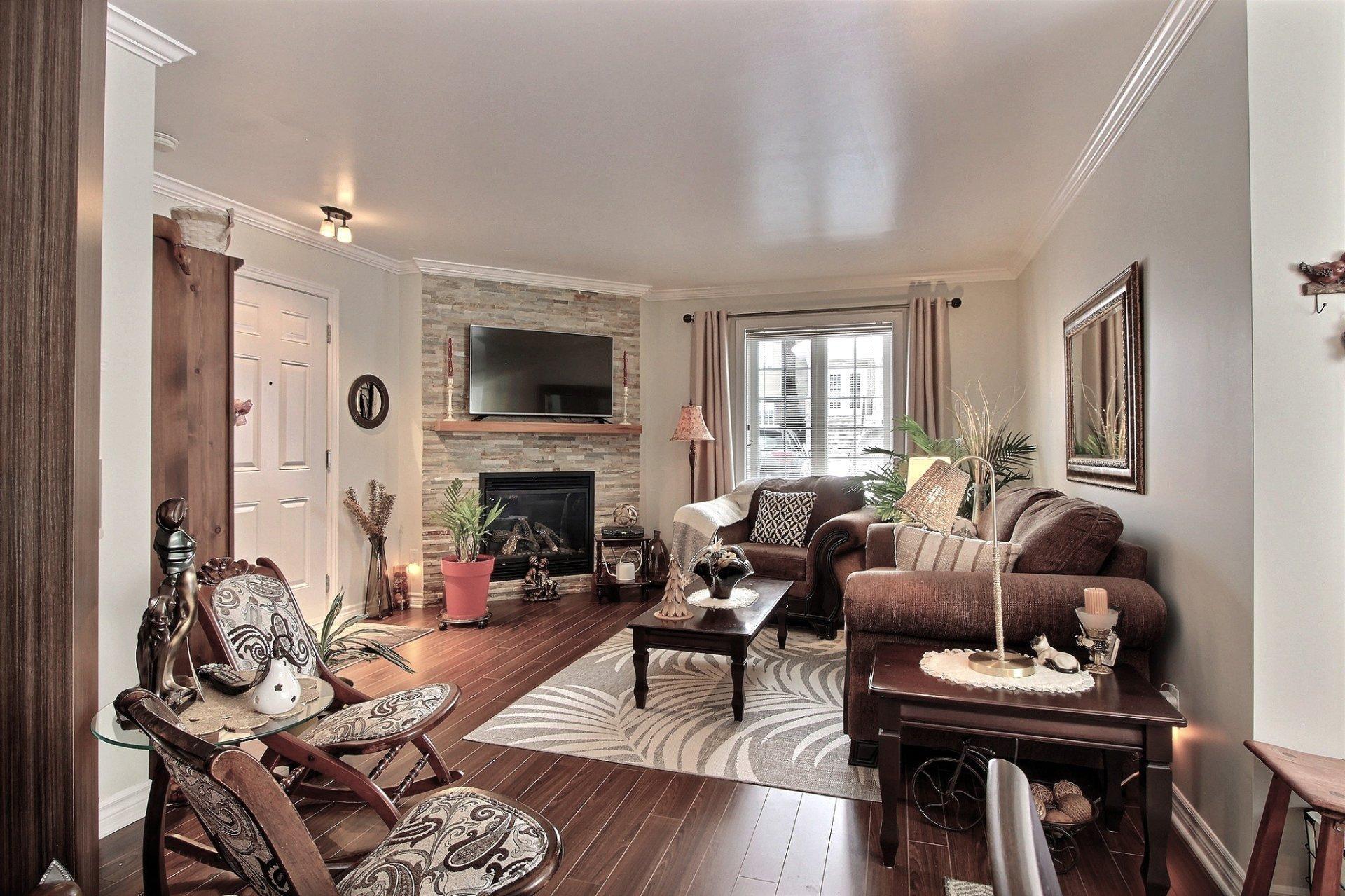 









2190


Rue Isaac-Jogues

, APT. 1,
Saint-Jérôme,




QC
J7Y0A2

