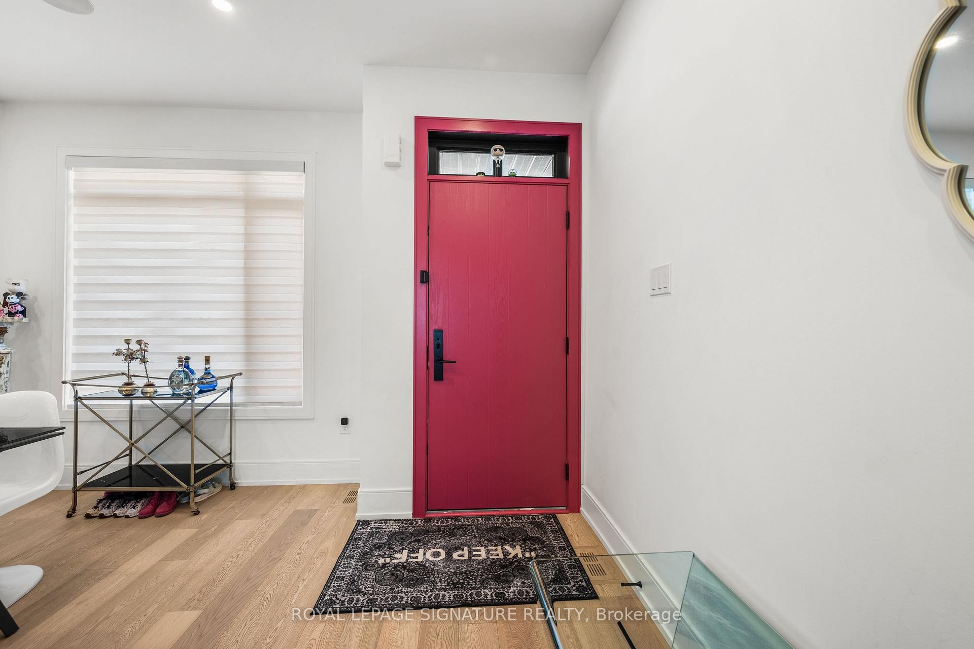 









204


McRoberts

Avenue,
Toronto,




ON
M6E 0B2

