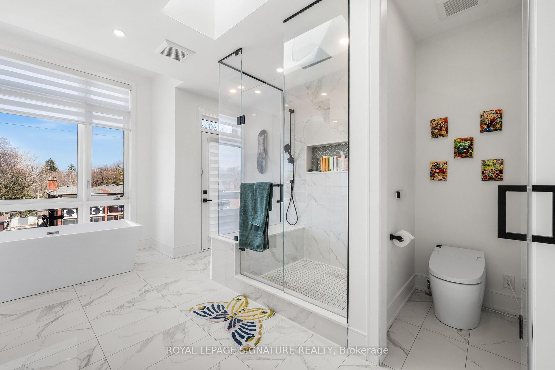 









204


McRoberts

Avenue,
Toronto,




ON
M6E 0B2

