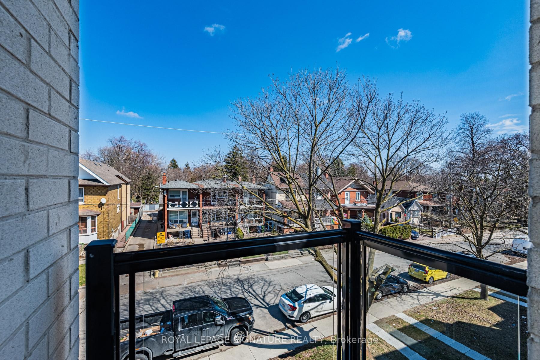 









204


McRoberts

Avenue,
Toronto,




ON
M6E 0B2

