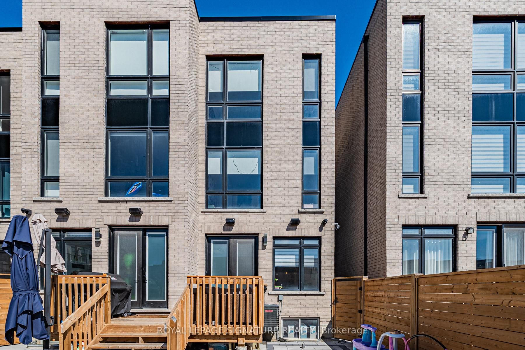 









204


McRoberts

Avenue,
Toronto,




ON
M6E 0B2

