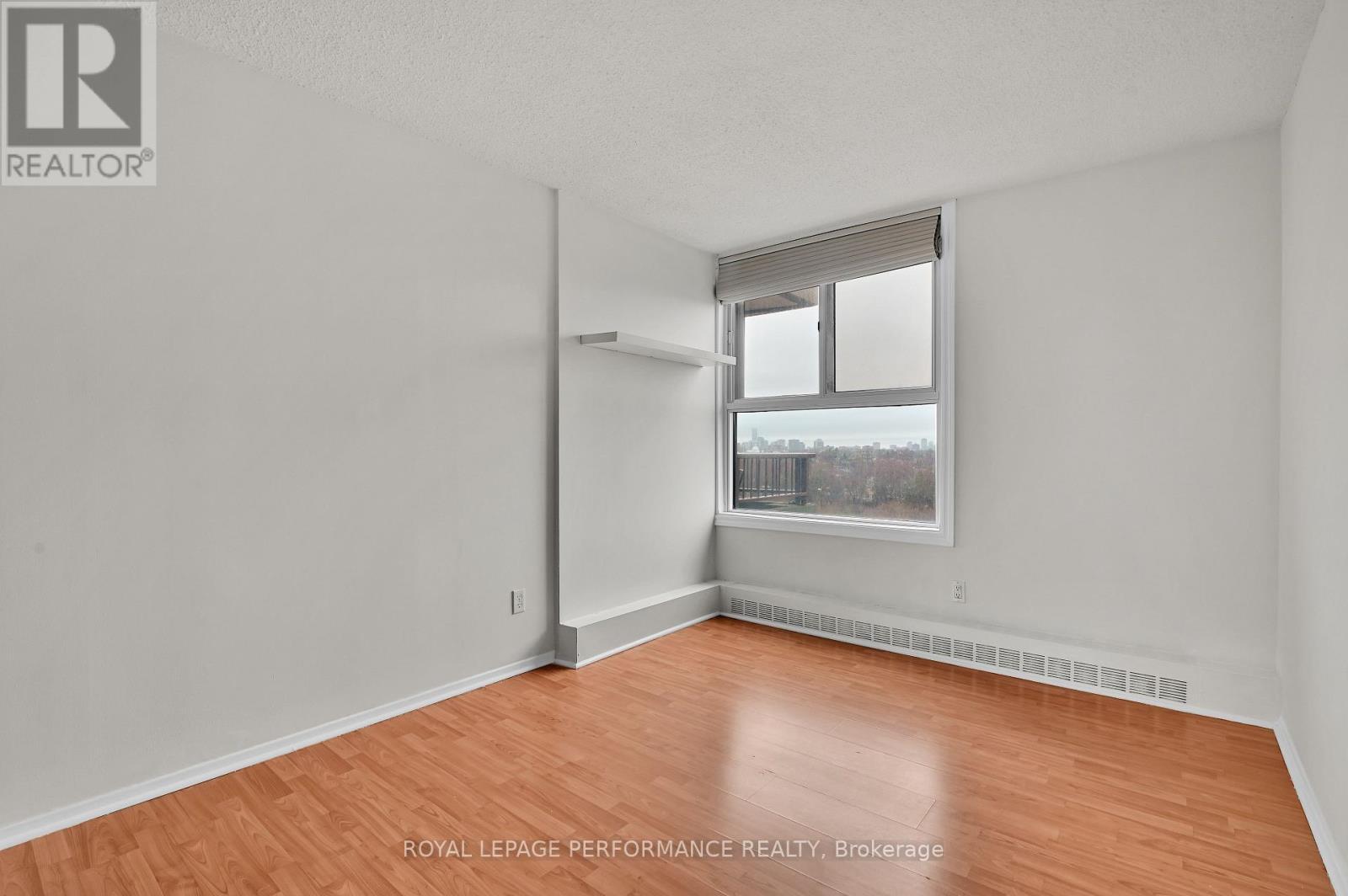 












1102 - 1785 FROBISHER LANE

,
Ottawa,




Ontario
K1G3T7

