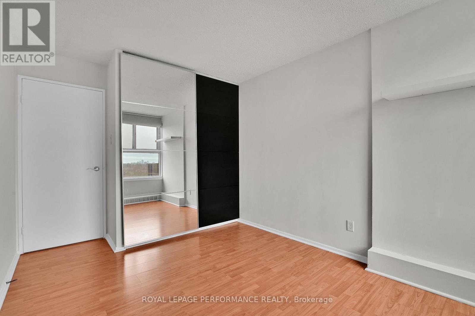 












1102 - 1785 FROBISHER LANE

,
Ottawa,




Ontario
K1G3T7


