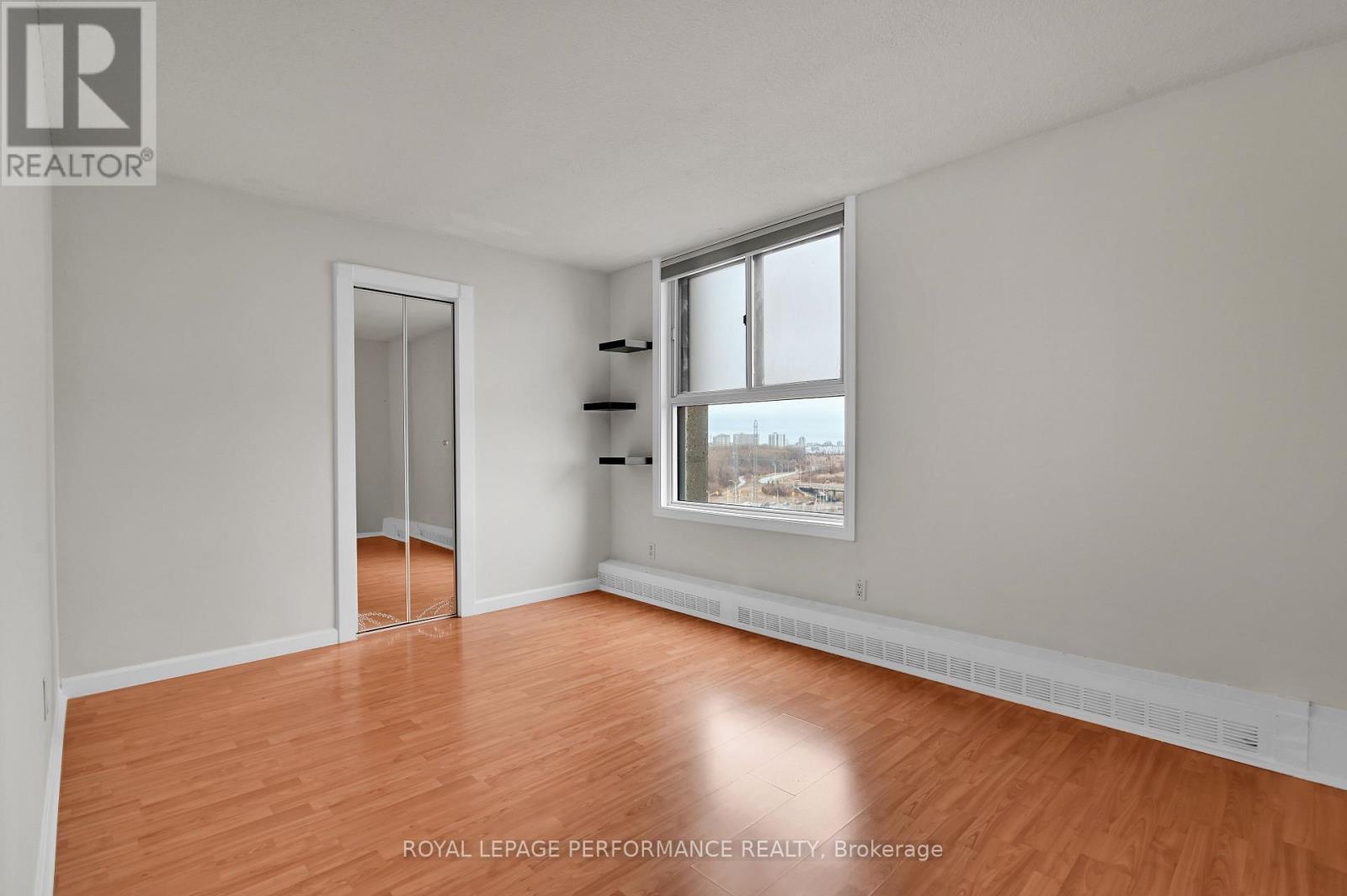 












1102 - 1785 FROBISHER LANE

,
Ottawa,




Ontario
K1G3T7

