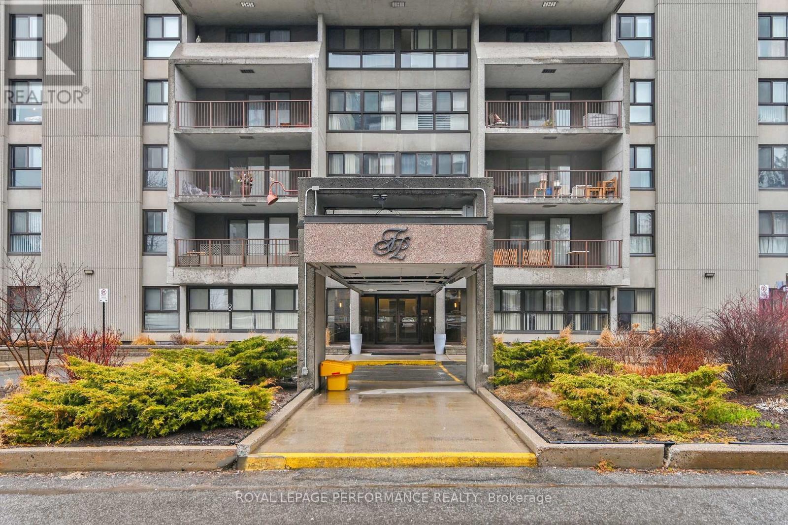 












1102 - 1785 FROBISHER LANE

,
Ottawa,




Ontario
K1G3T7

