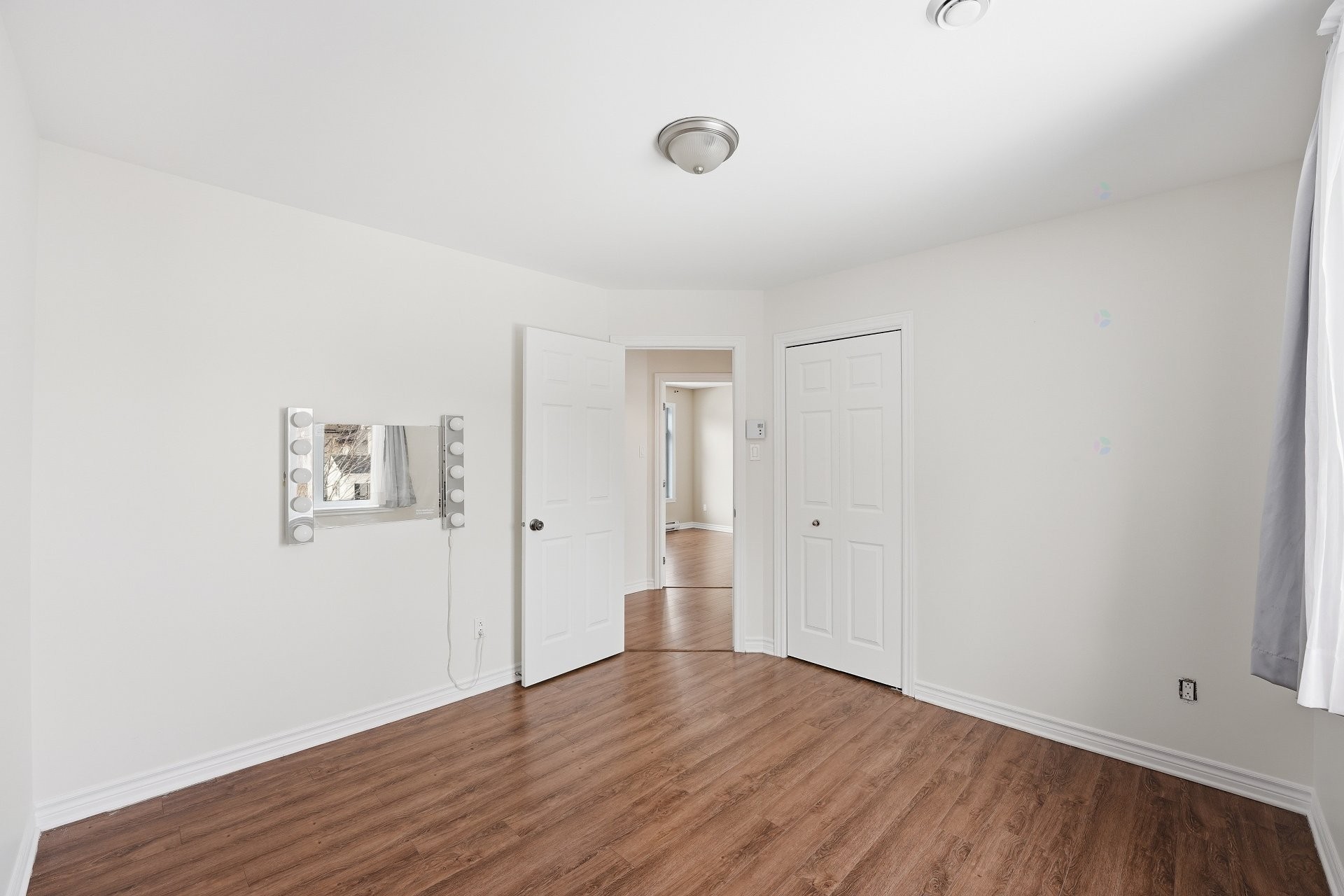 









3998


Rue Mousseau

,
L'Assomption,




QC
J5W0L8

