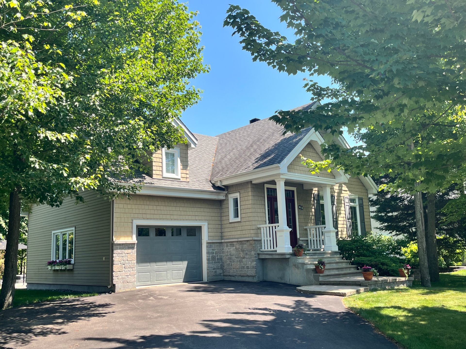 









41


Rue des Bouleaux

,
Lachute,




QC
J8H0J3

