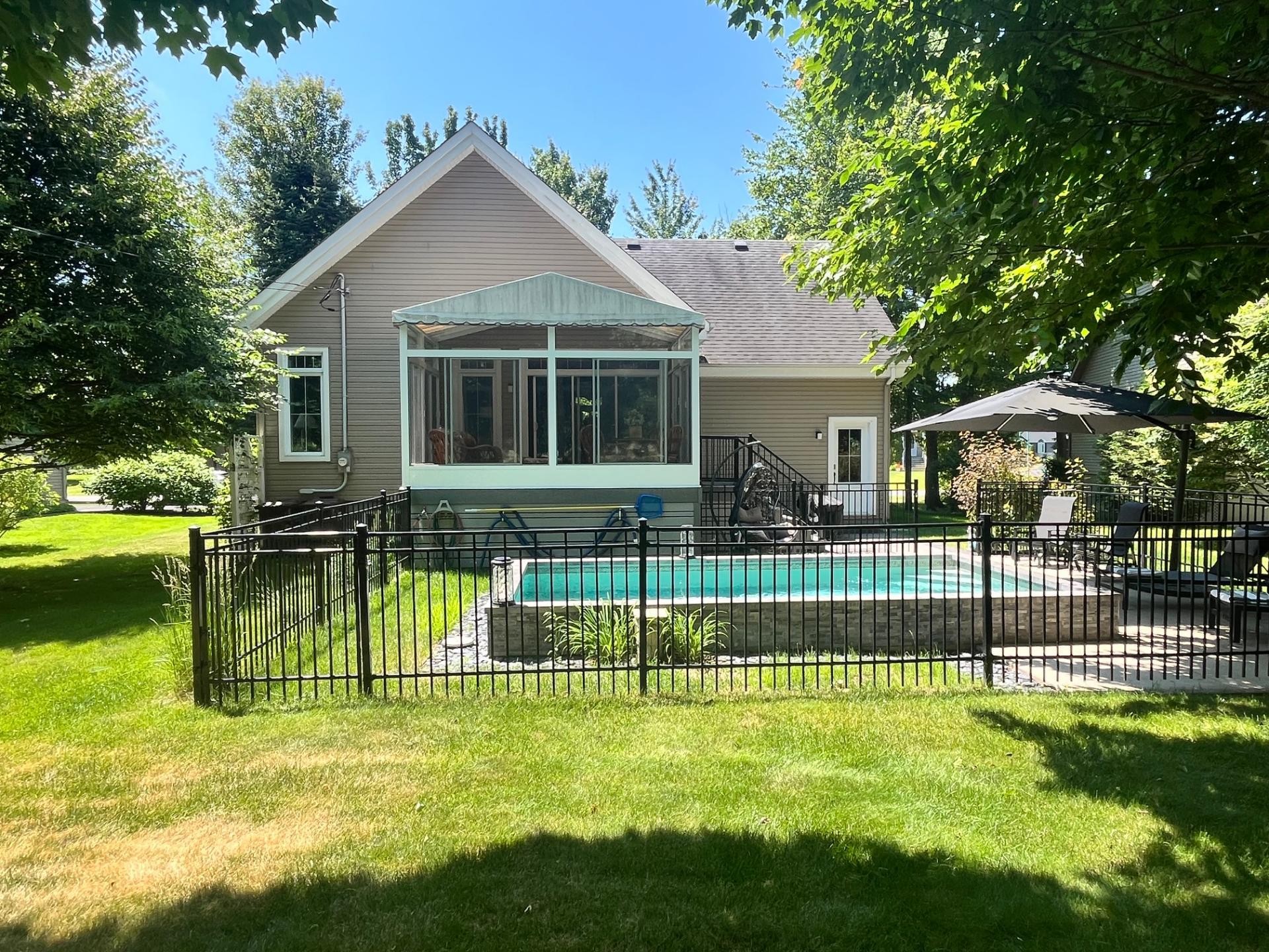 









41


Rue des Bouleaux

,
Lachute,




QC
J8H0J3

