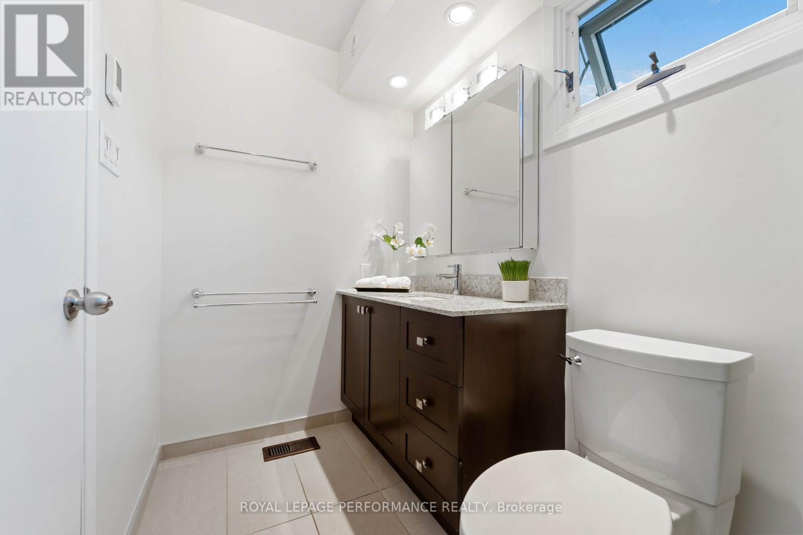 












6345 MATTICE AVENUE N

,
Ottawa,




Ontario
K1C2G1

