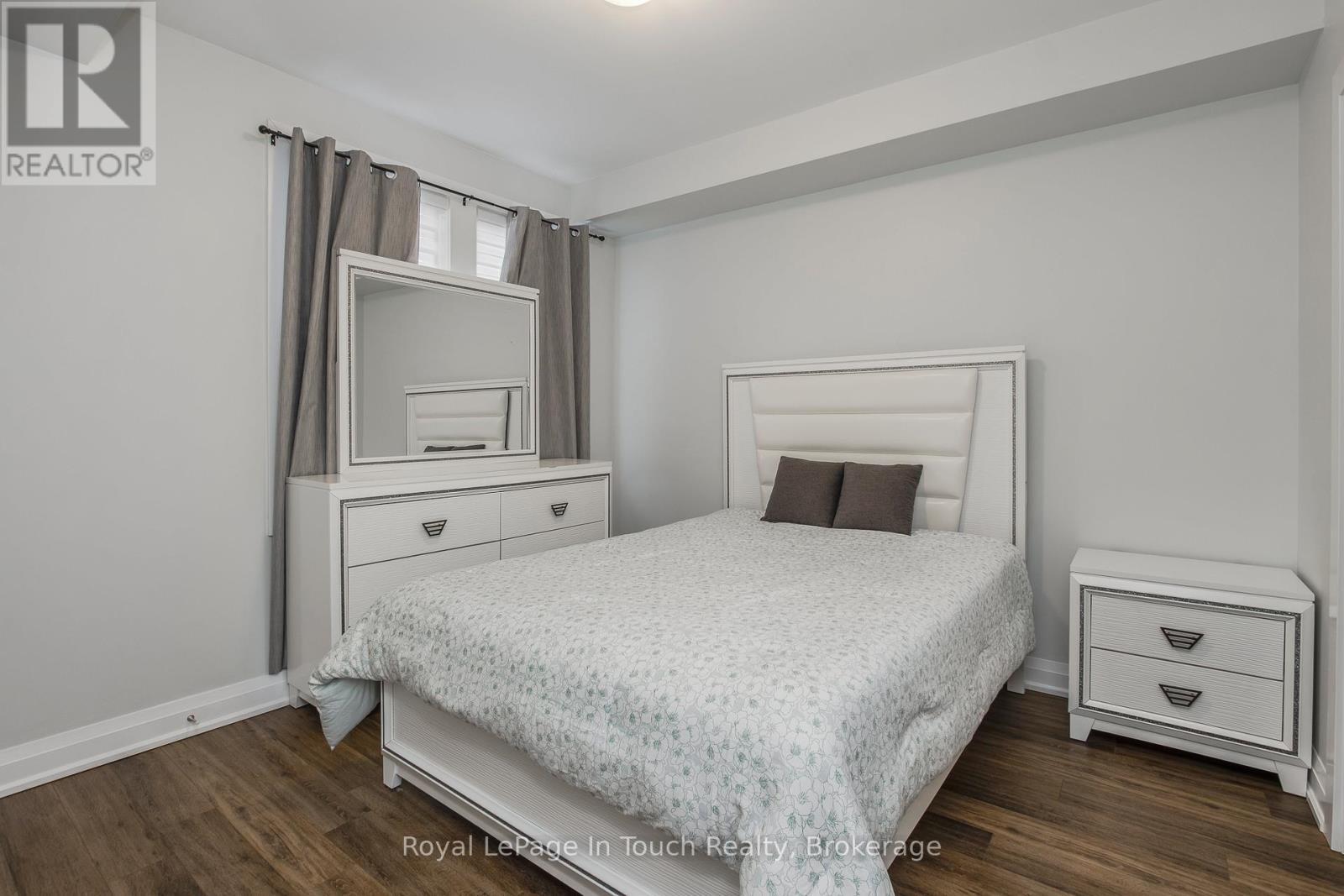 












72 DISCOVERY TRAIL

,
Midland,




Ontario
L4R0H4

