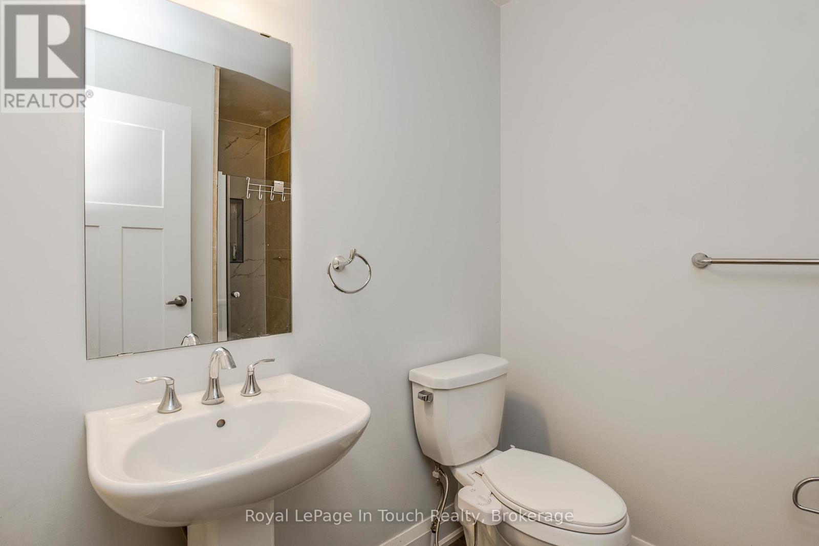












72 DISCOVERY TRAIL

,
Midland,




Ontario
L4R0H4

