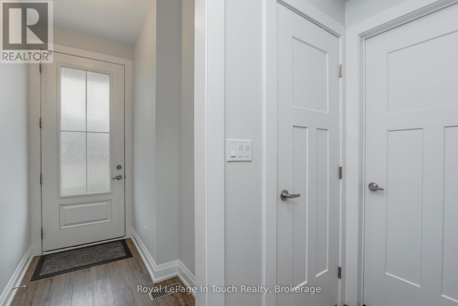 












72 DISCOVERY TRAIL

,
Midland,




Ontario
L4R0H4

